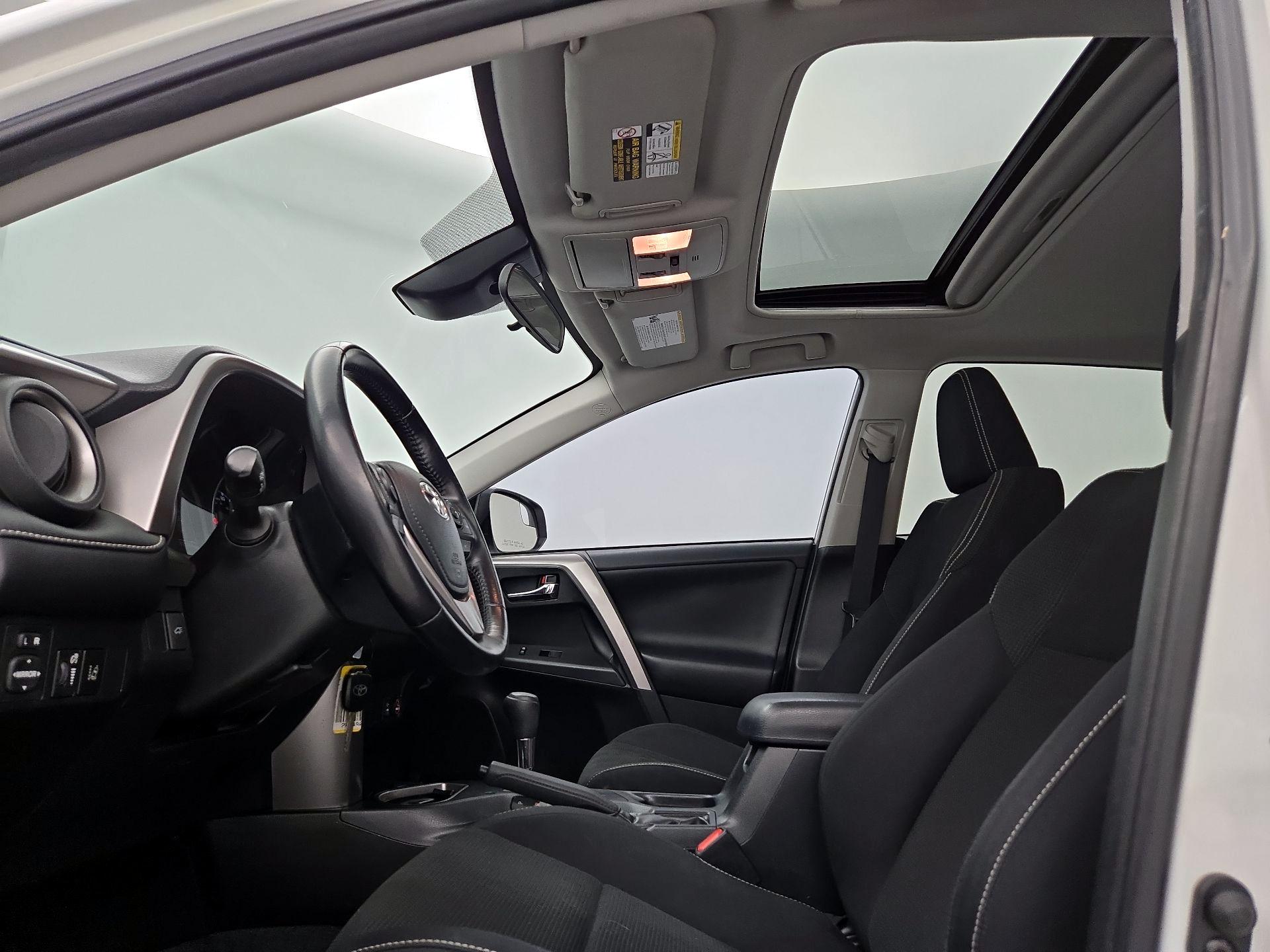 Thumbnail: 2017 Toyota RAV4 - 17