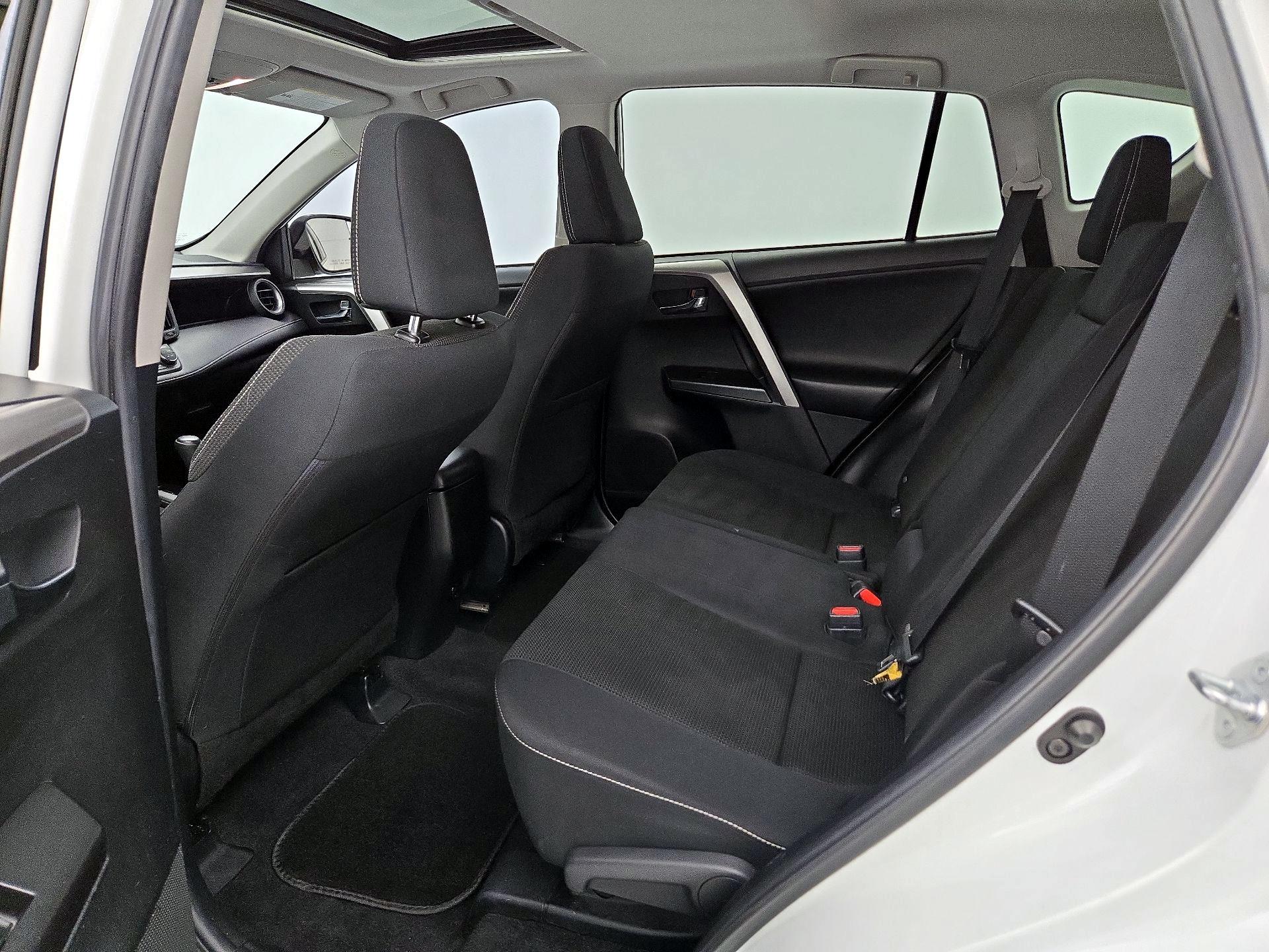 Thumbnail: 2017 Toyota RAV4 - 18