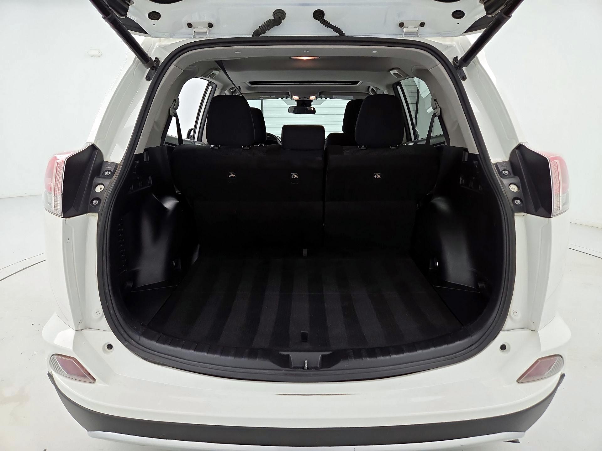 Thumbnail: 2017 Toyota RAV4 - 19