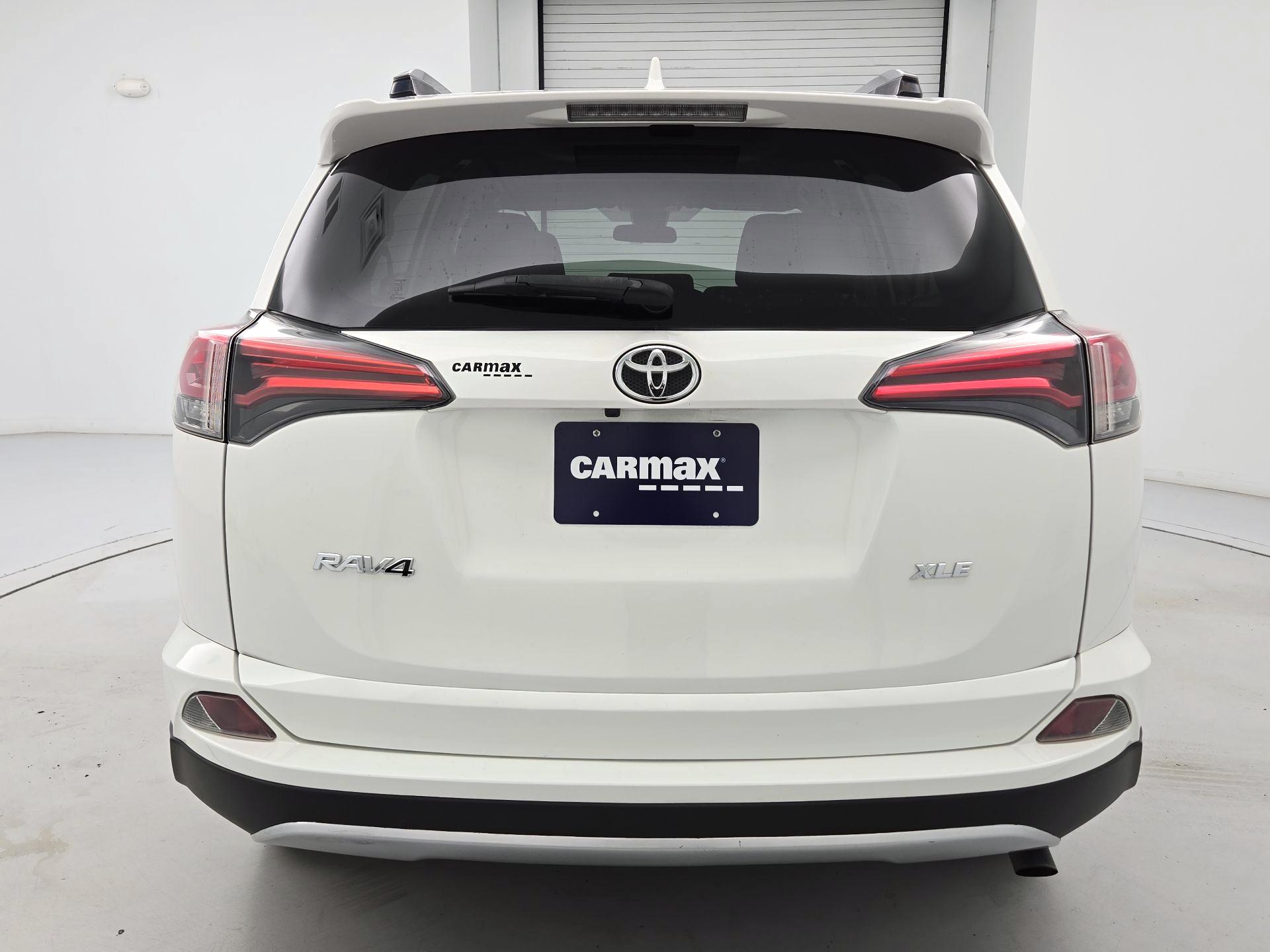 Thumbnail: 2017 Toyota RAV4 - 6