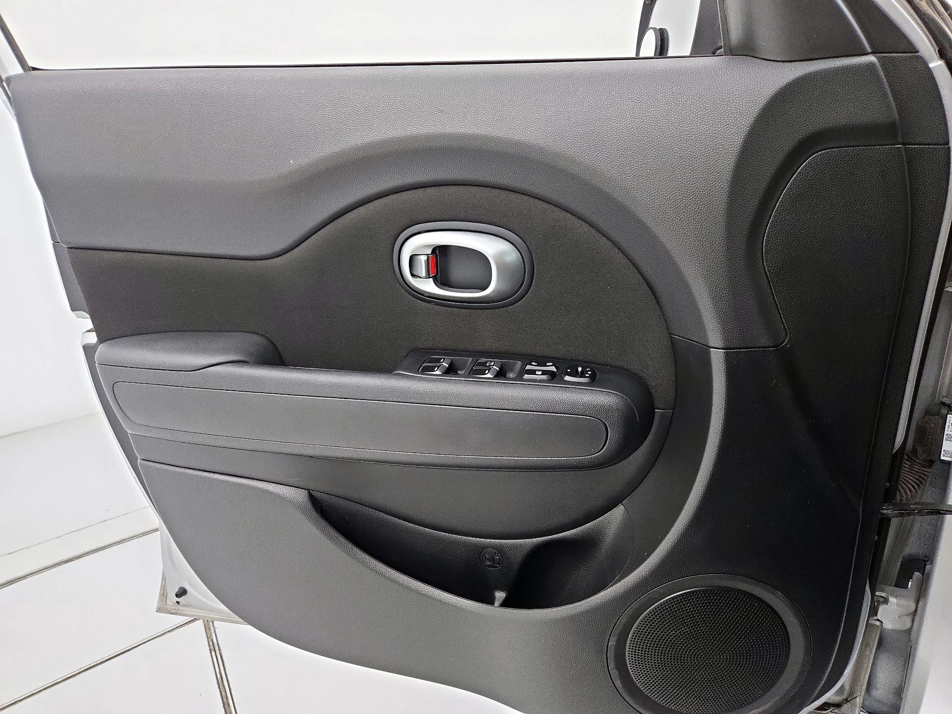 Thumbnail: 2019 Kia Soul - 12