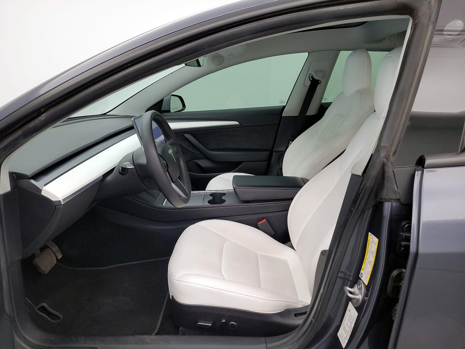 Thumbnail: 2021 Tesla Model 3 - 11