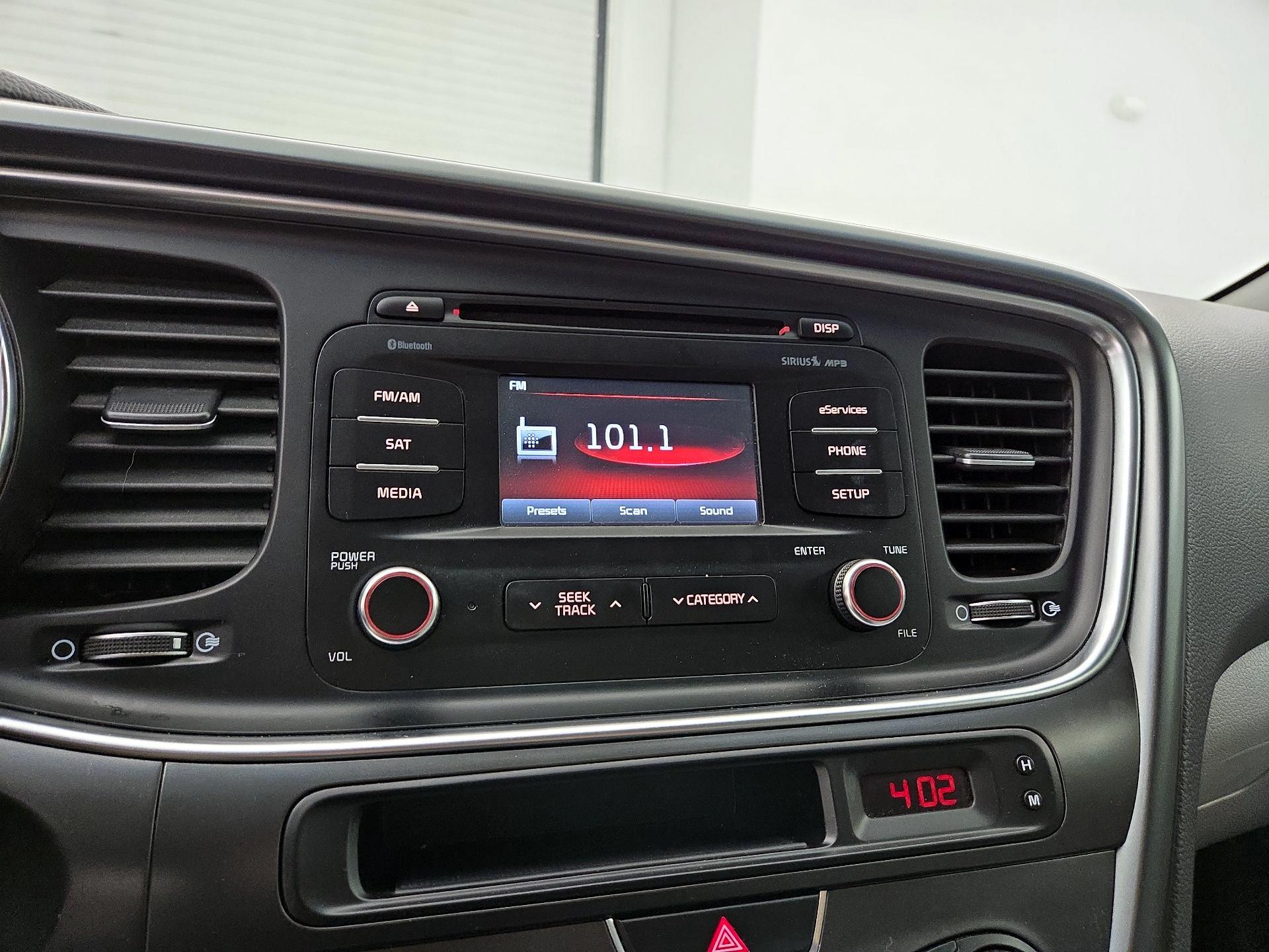 Thumbnail: 2015 Kia Optima - 15