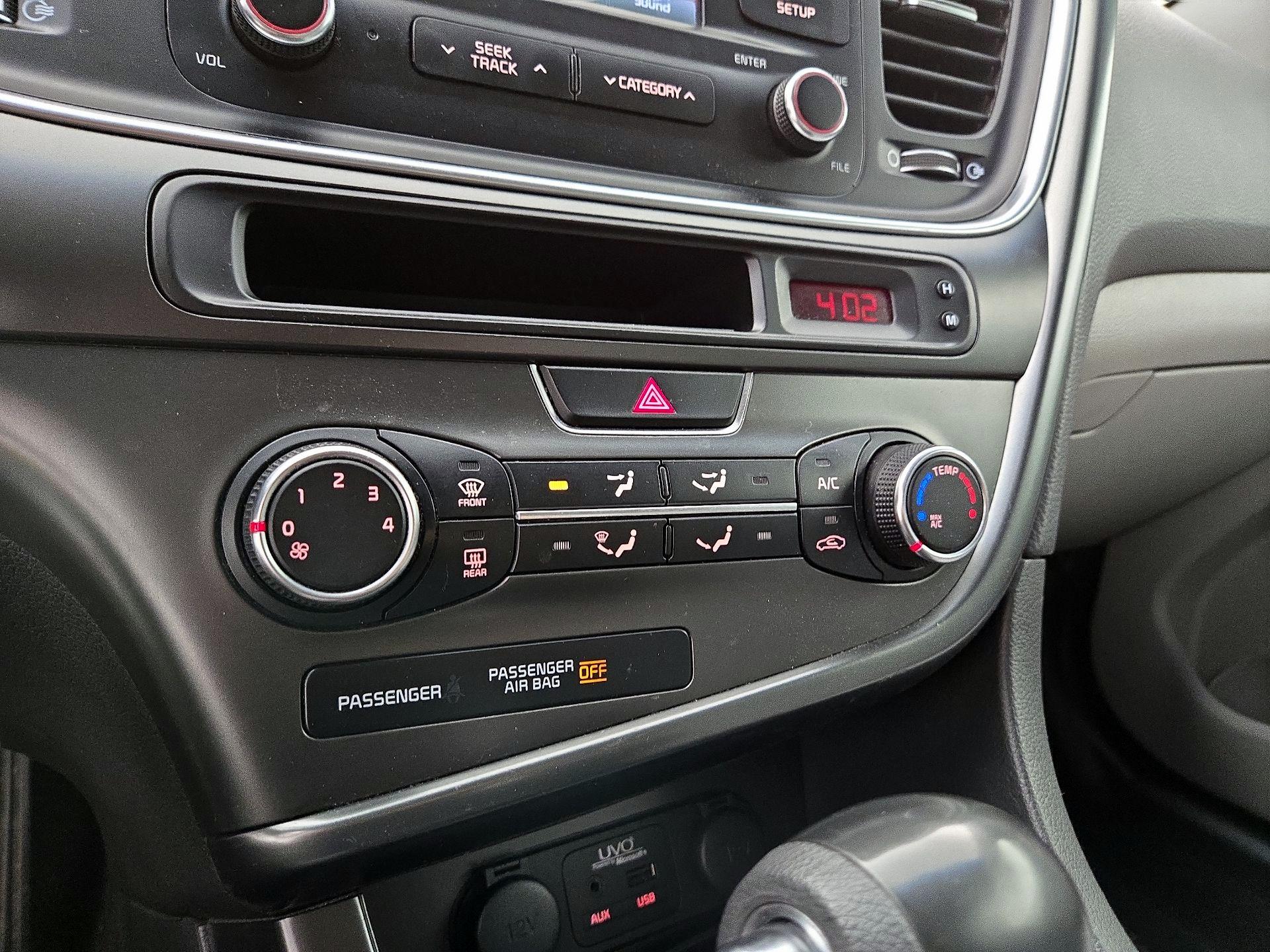 Thumbnail: 2015 Kia Optima - 16