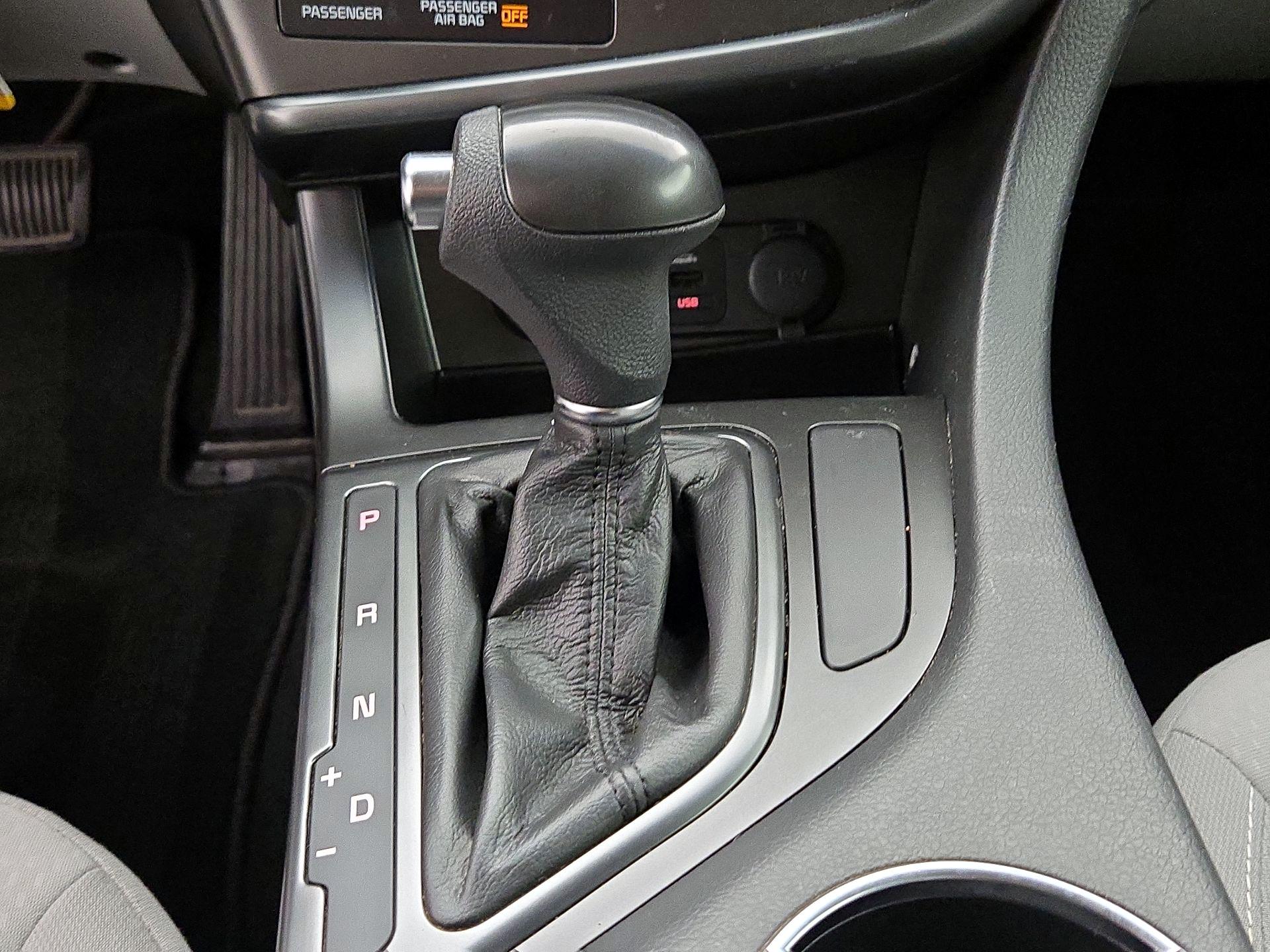 Thumbnail: 2015 Kia Optima - 17