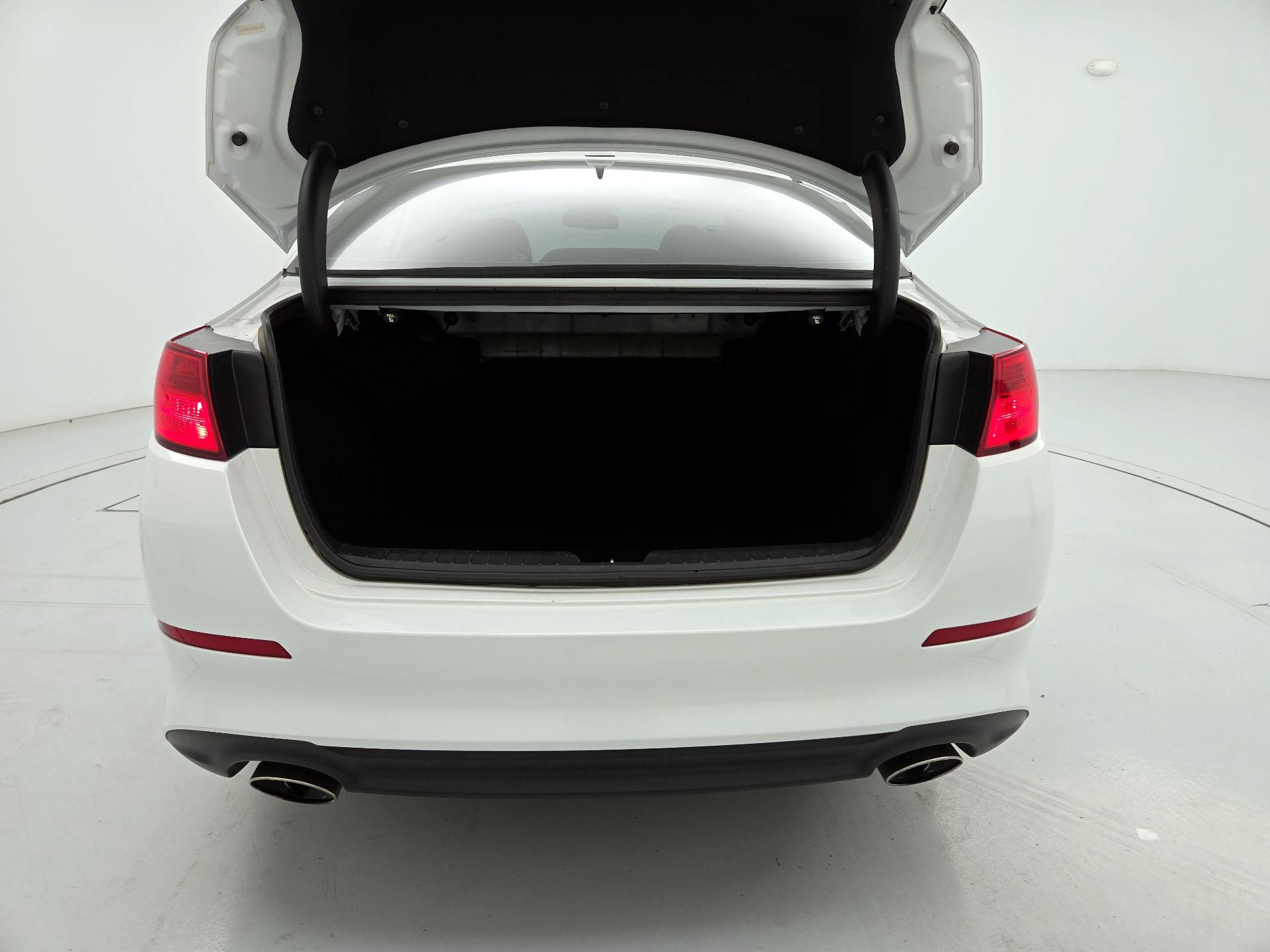 Thumbnail: 2015 Kia Optima - 20