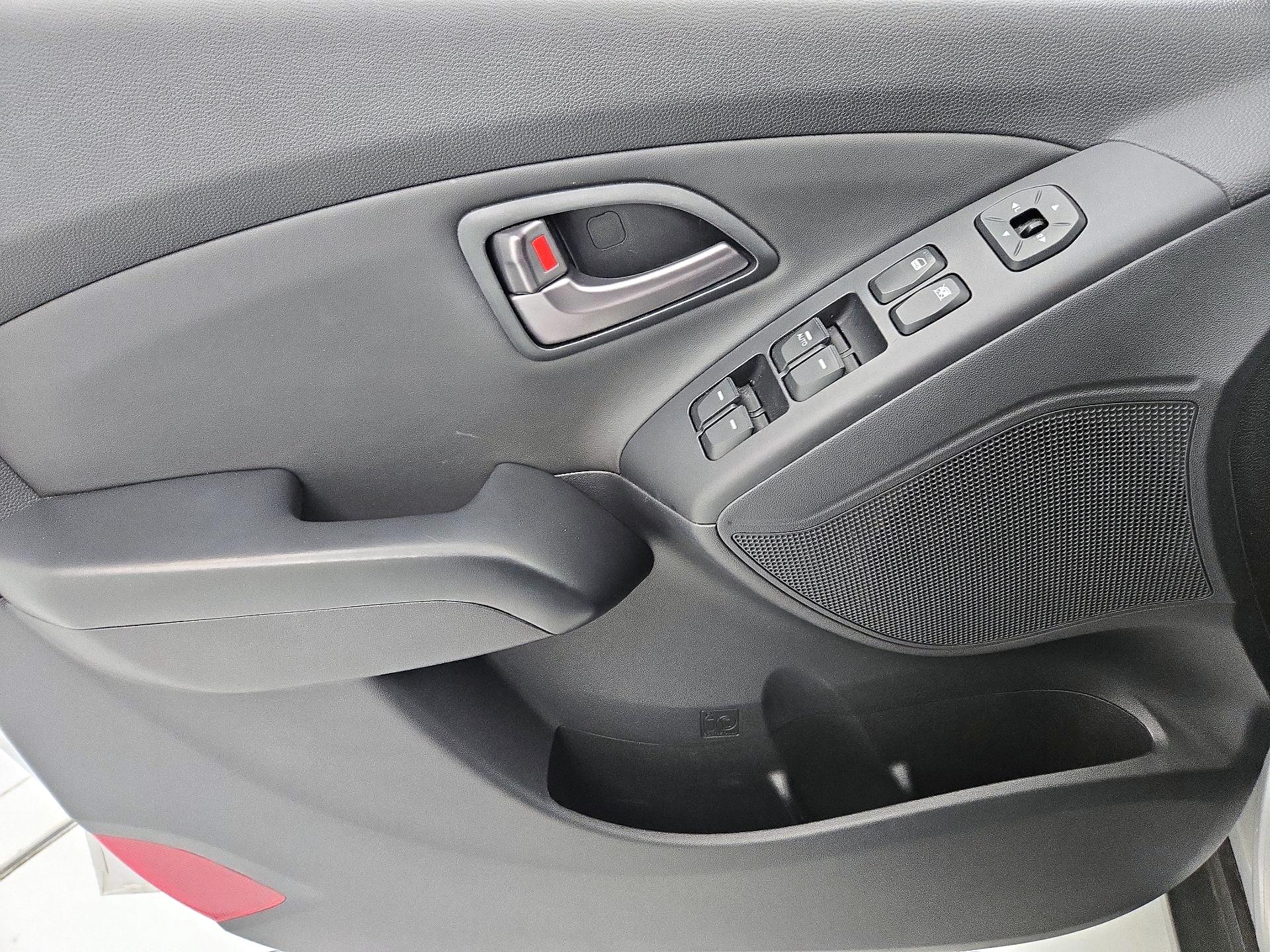 Thumbnail: 2014 Hyundai Tucson - 12