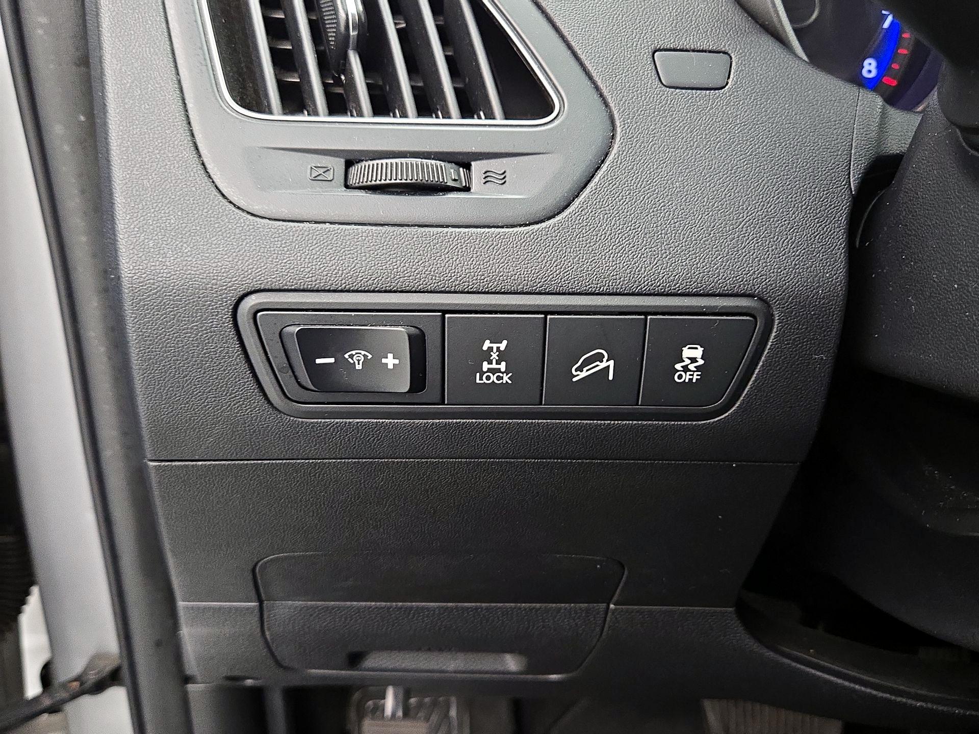 Thumbnail: 2014 Hyundai Tucson - 13