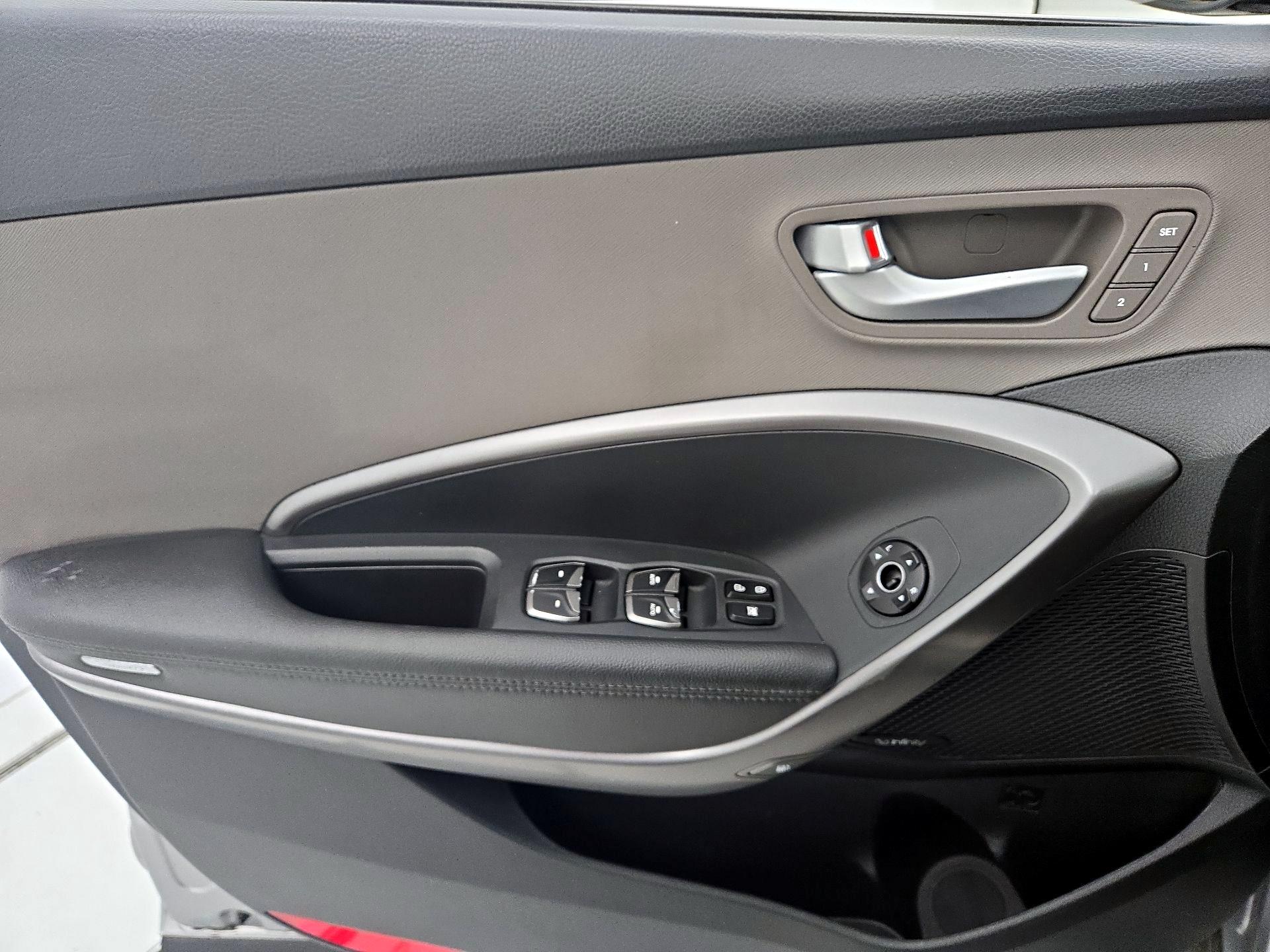 Thumbnail: 2017 Hyundai Santa Fe - 12