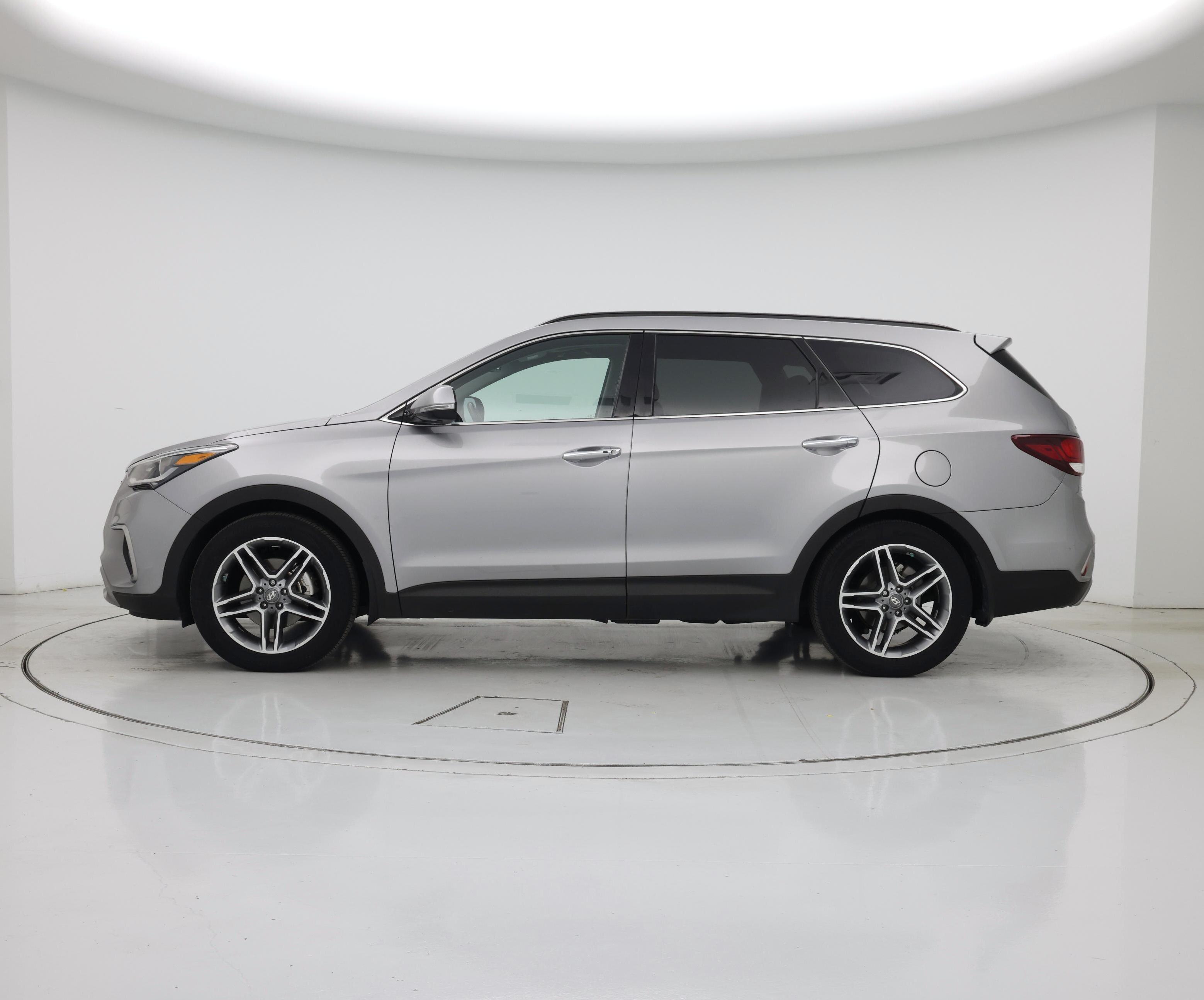 Thumbnail: 2017 Hyundai Santa Fe - 3