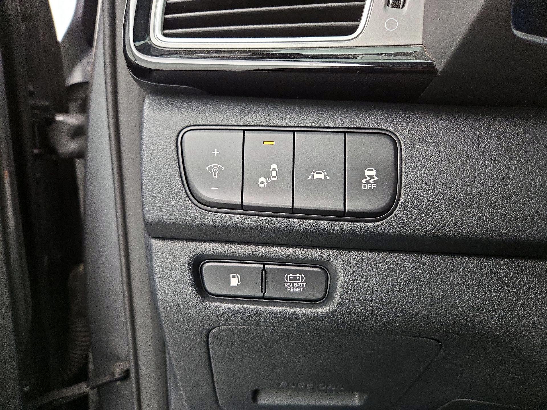 Thumbnail: 2017 Kia Niro - 13