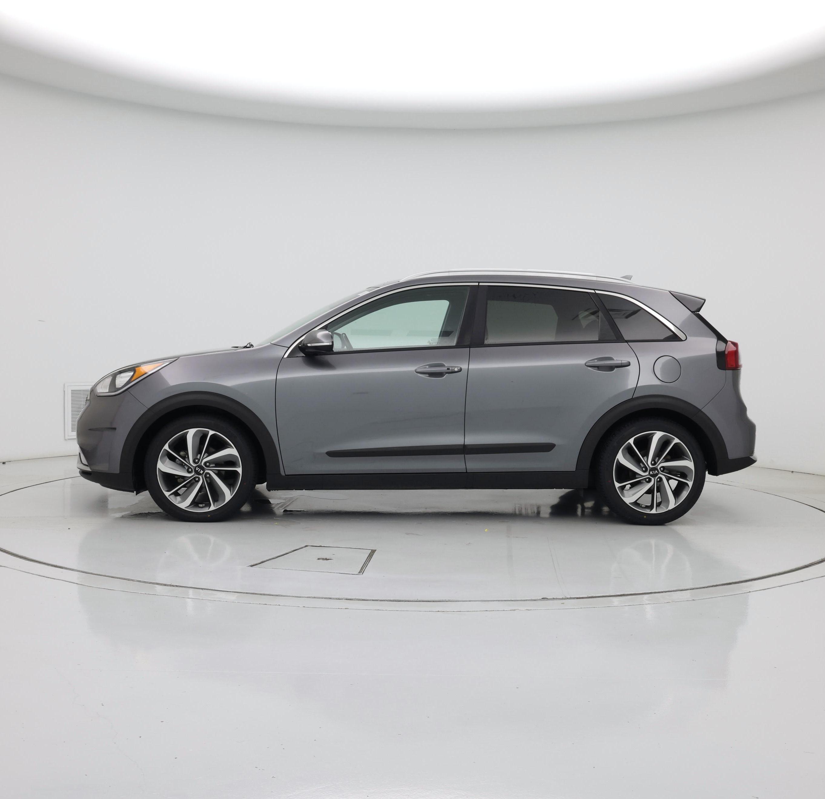 Thumbnail: 2017 Kia Niro - 3