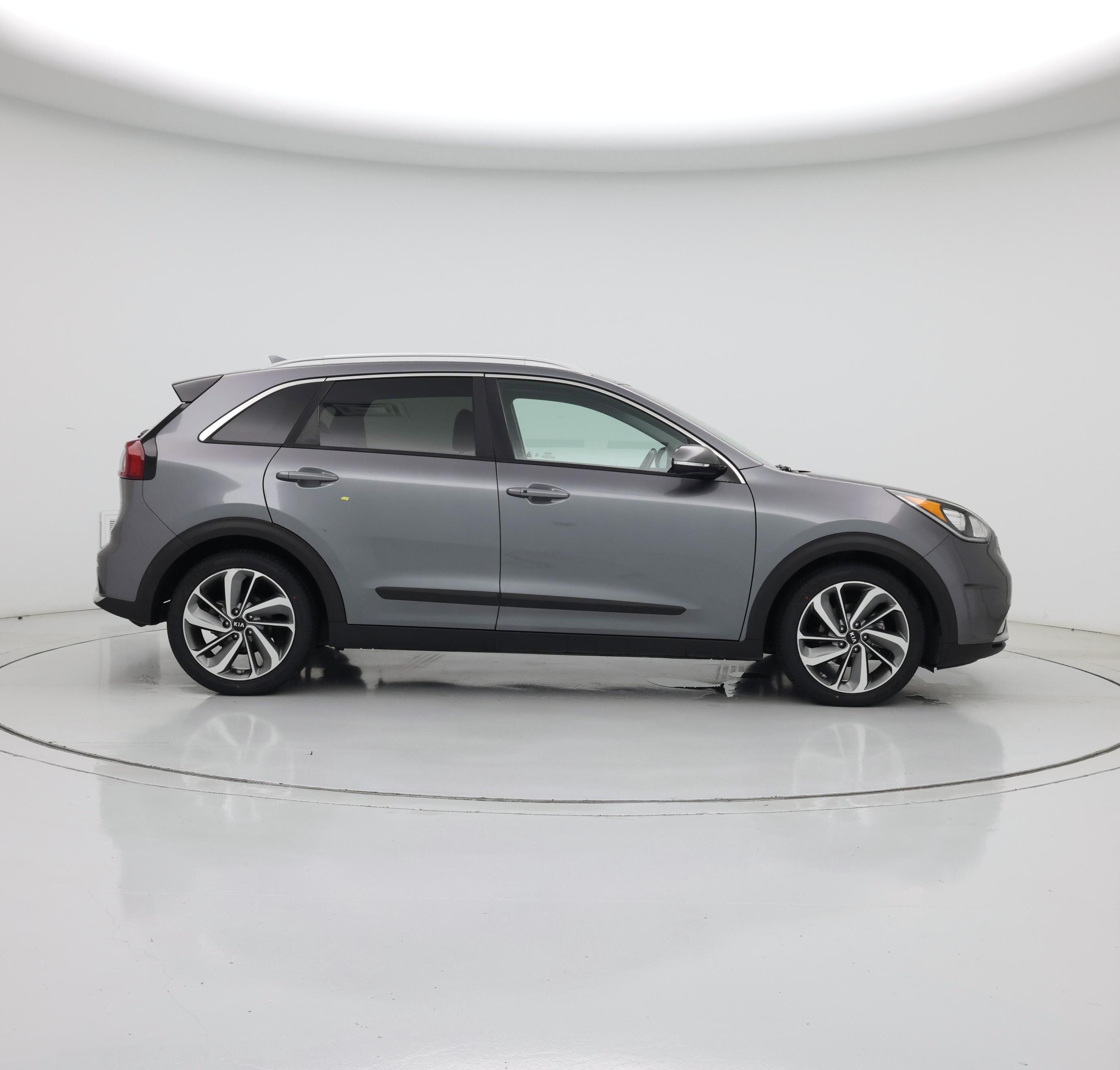Thumbnail: 2017 Kia Niro - 7
