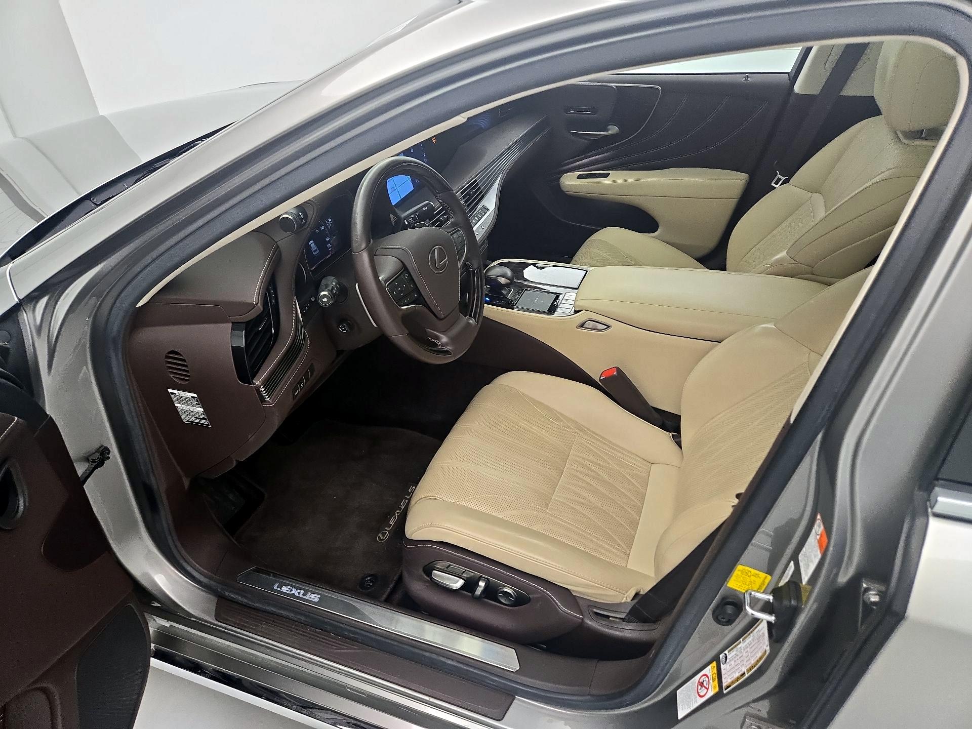 Thumbnail: 2019 Lexus LS - 11