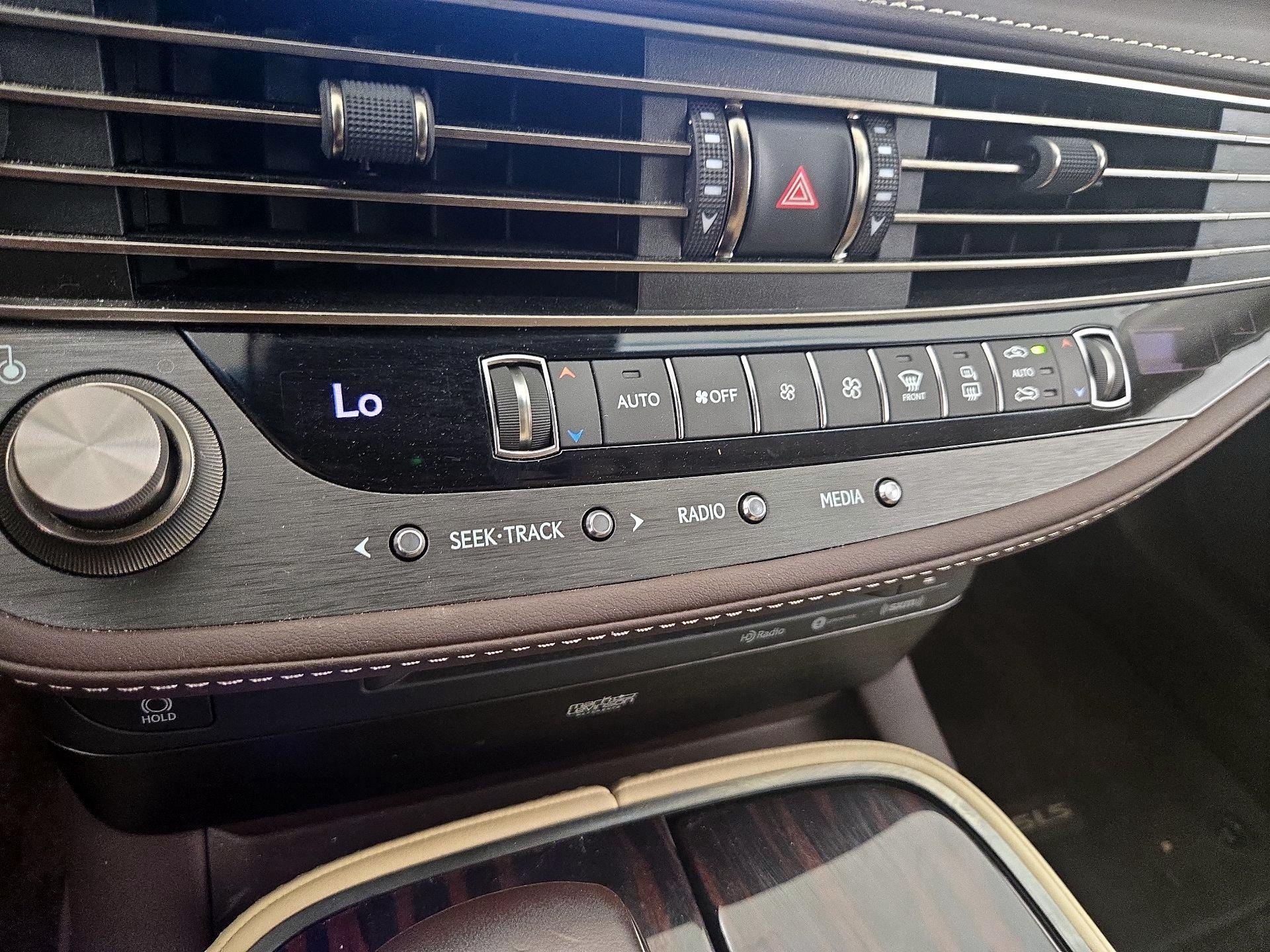 Thumbnail: 2019 Lexus LS - 17