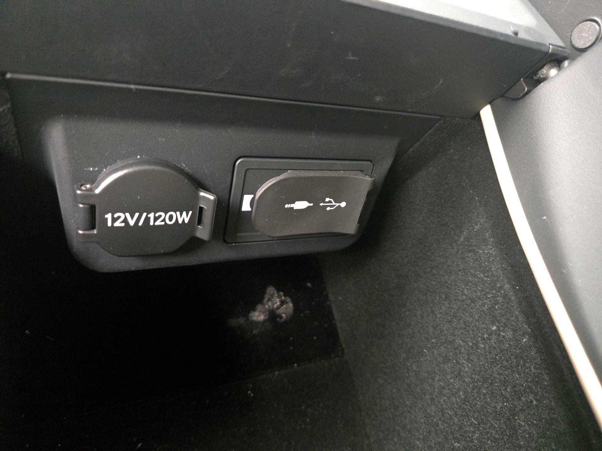 Thumbnail: 2019 Lexus LS - 19