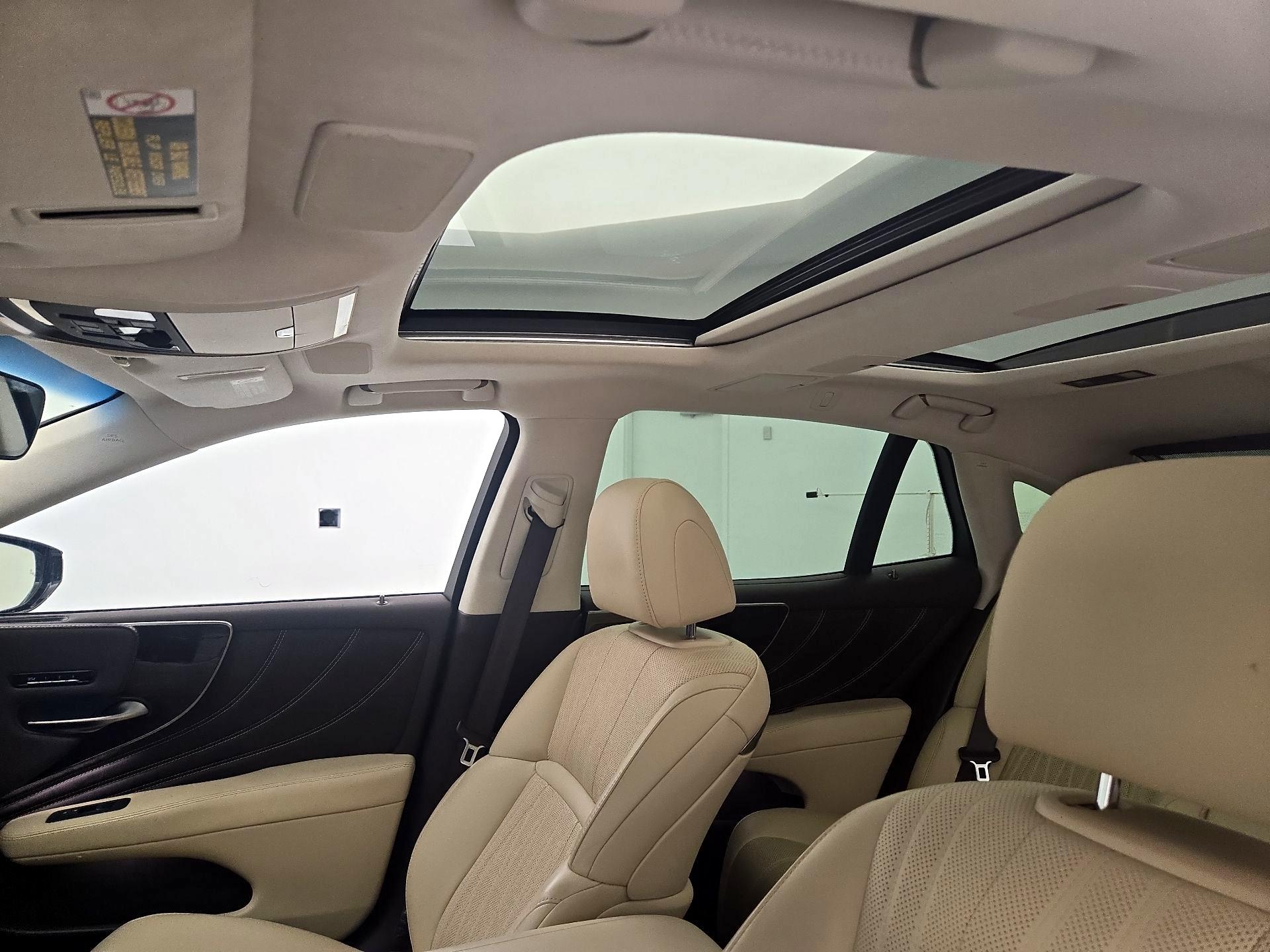 Thumbnail: 2019 Lexus LS - 20