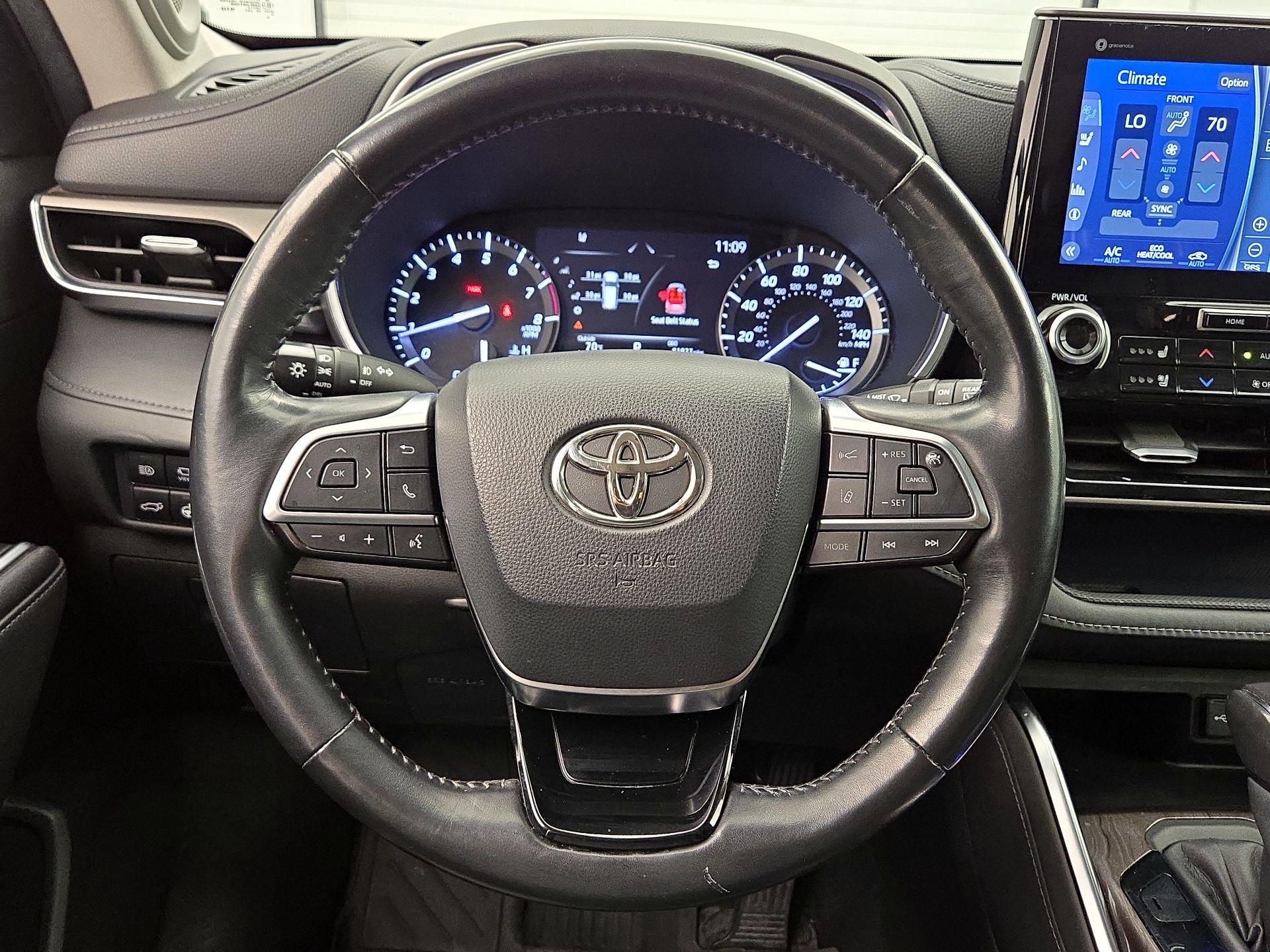 Thumbnail: 2020 Toyota Highlander - 10