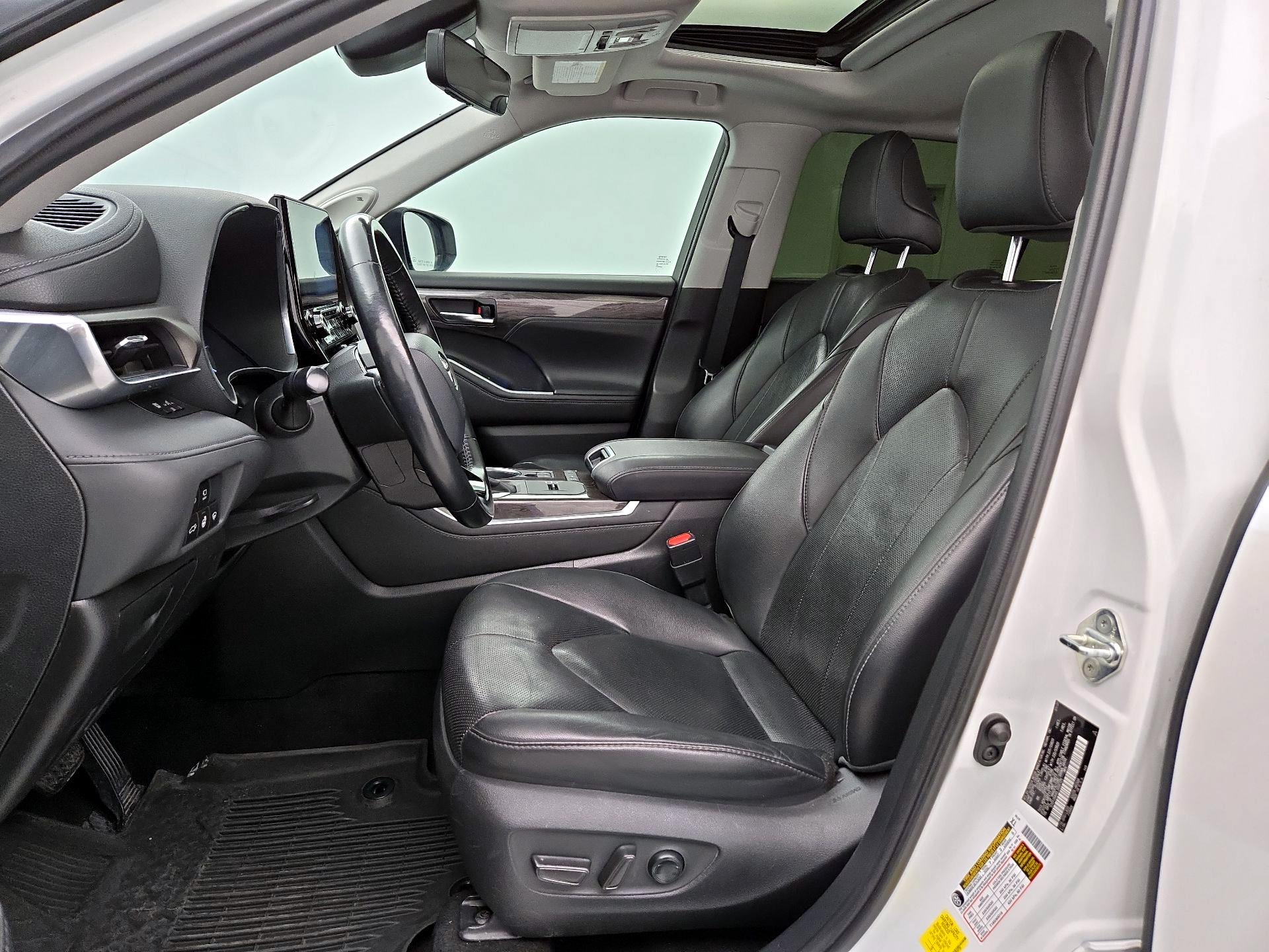Thumbnail: 2020 Toyota Highlander - 11