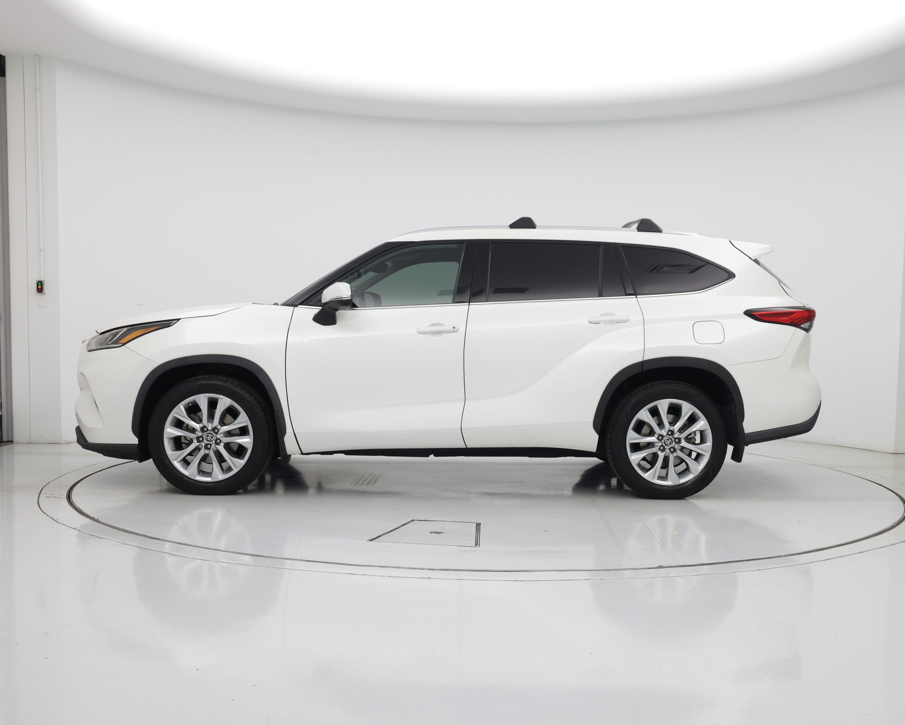 Thumbnail: 2020 Toyota Highlander - 3
