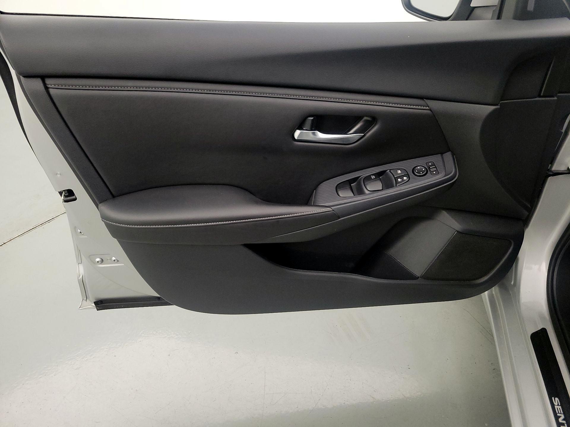 Thumbnail: 2023 Nissan Sentra - 12