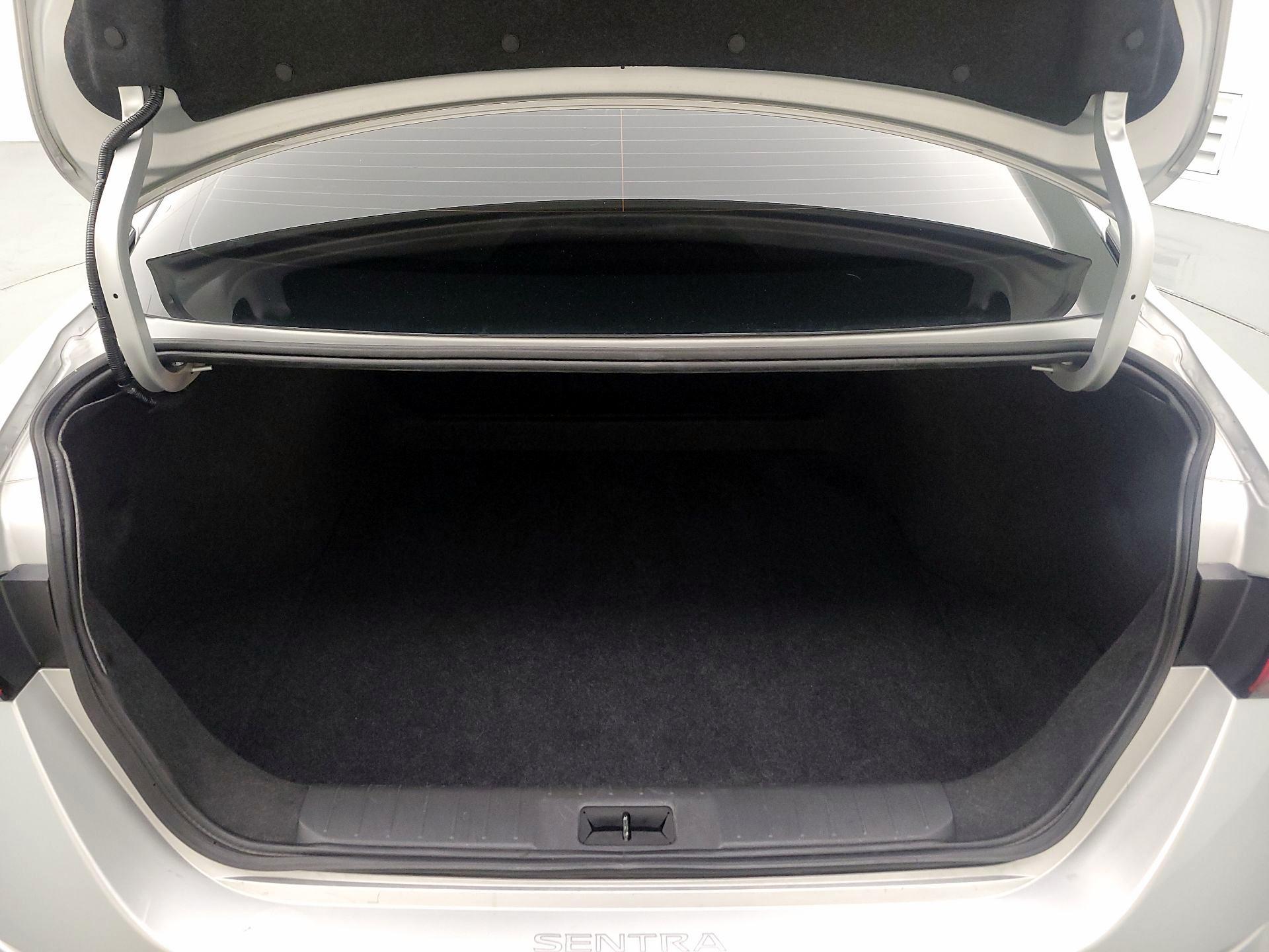 Thumbnail: 2023 Nissan Sentra - 20