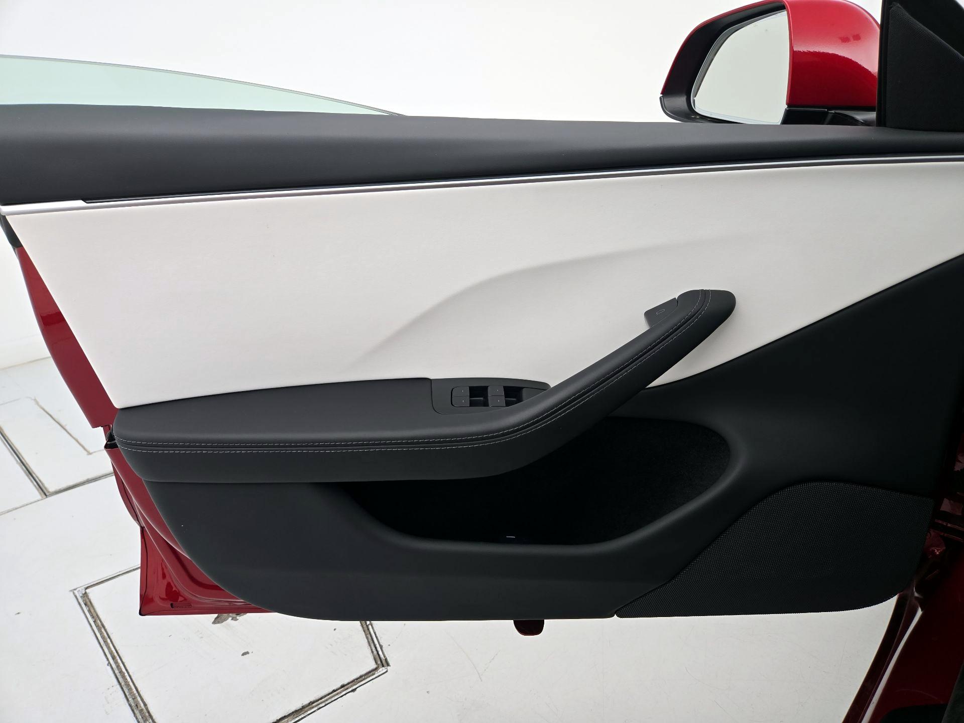 Thumbnail: 2025 Tesla Model 3 - 12