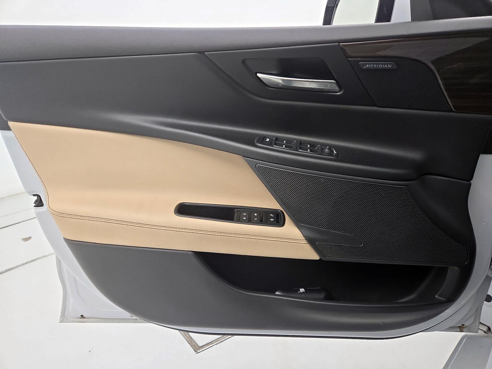 Thumbnail: 2017 Jaguar XE - 12