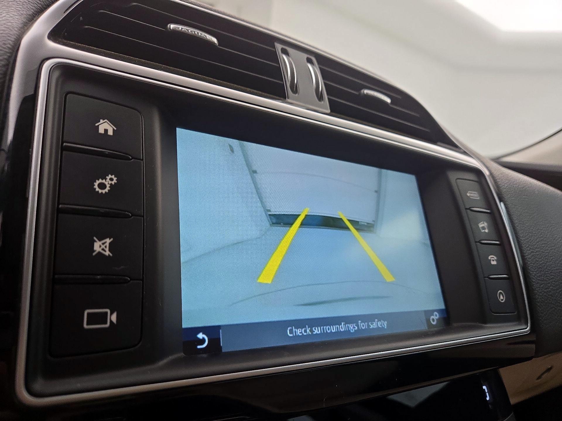 Thumbnail: 2017 Jaguar XE - 15