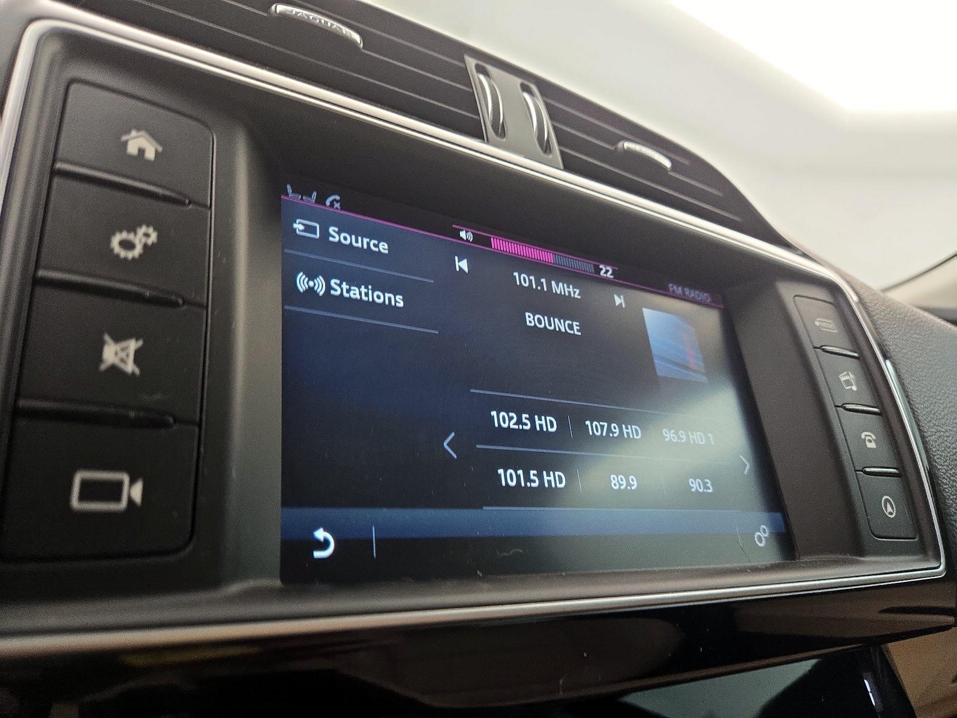 Thumbnail: 2017 Jaguar XE - 16