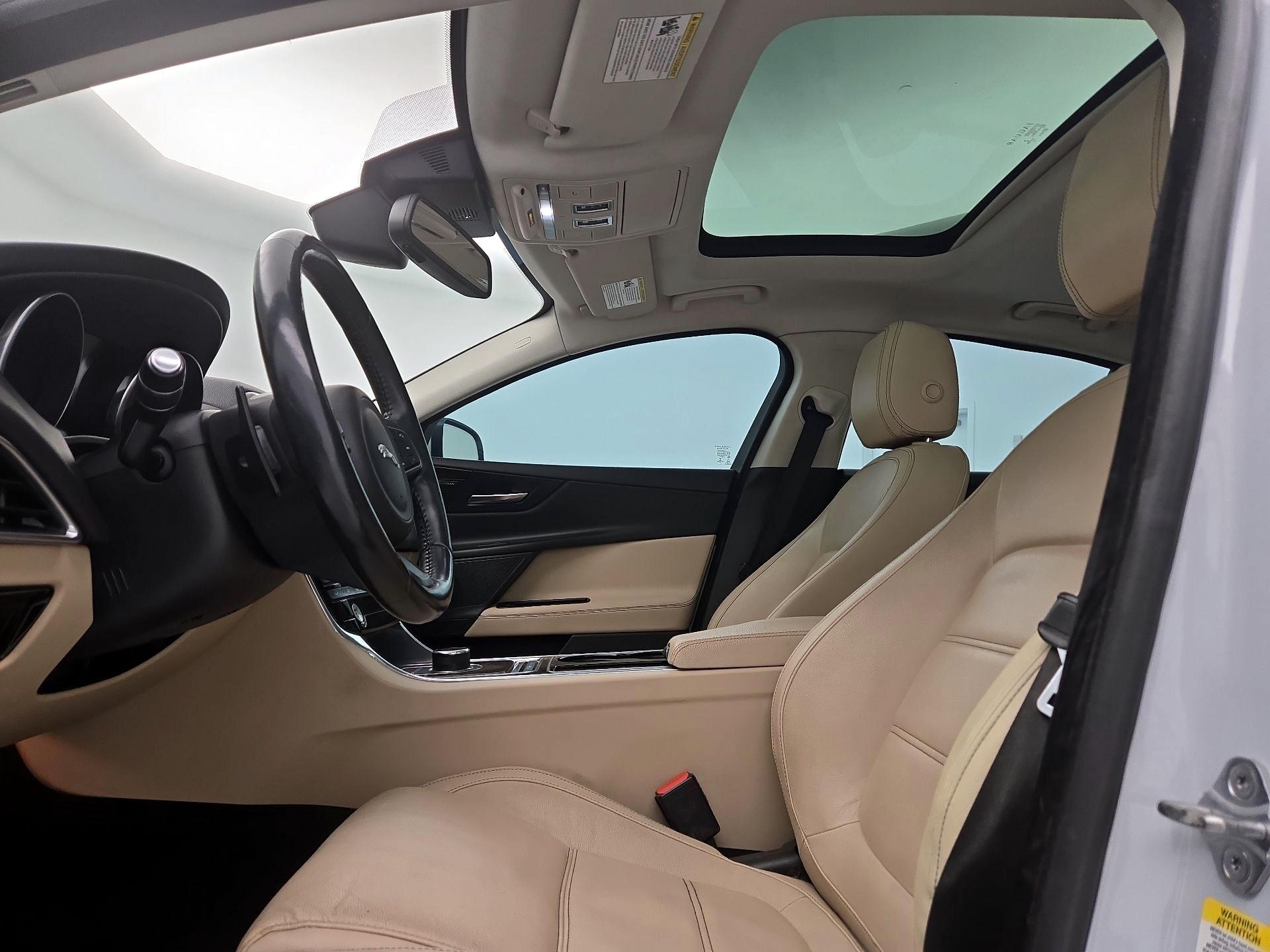 Thumbnail: 2017 Jaguar XE - 20