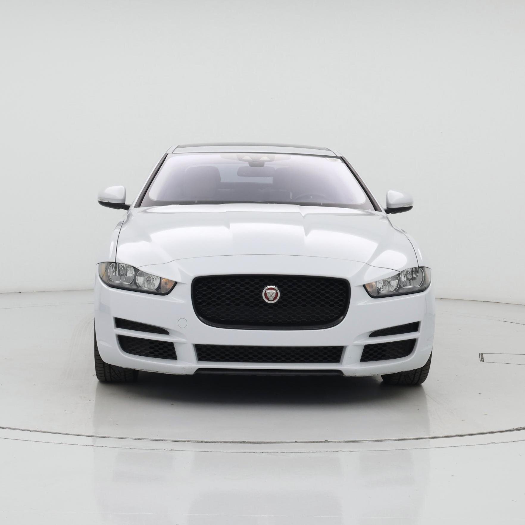 Thumbnail: 2017 Jaguar XE - 5