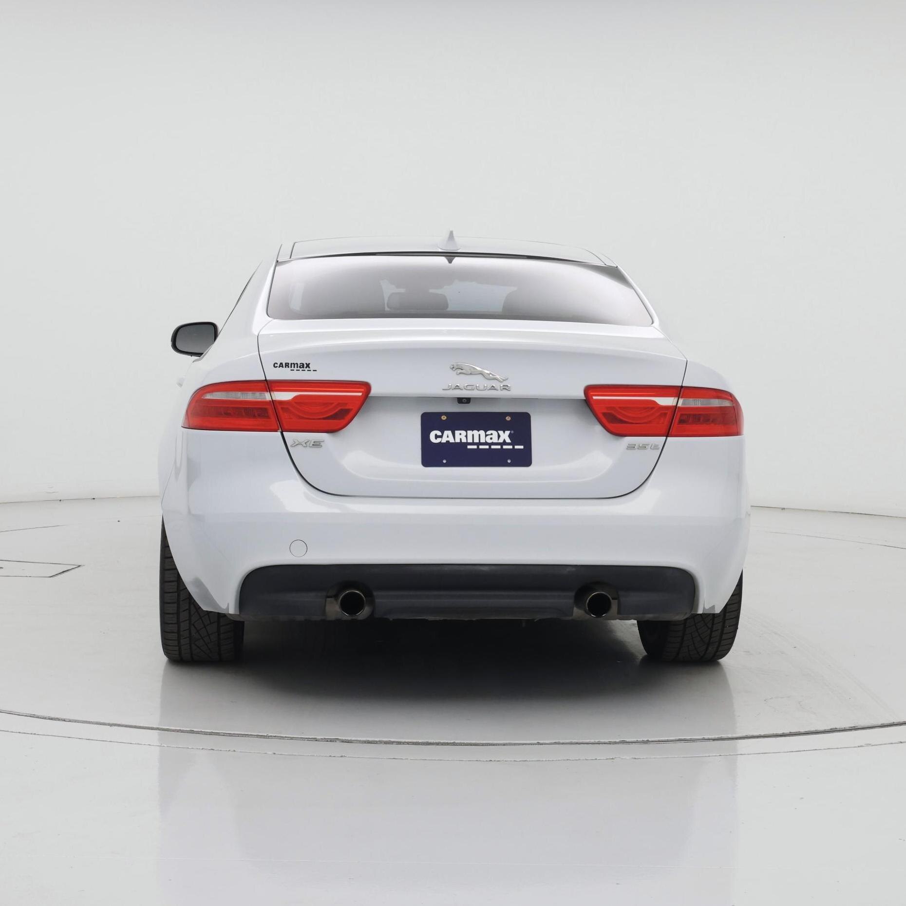 Thumbnail: 2017 Jaguar XE - 6