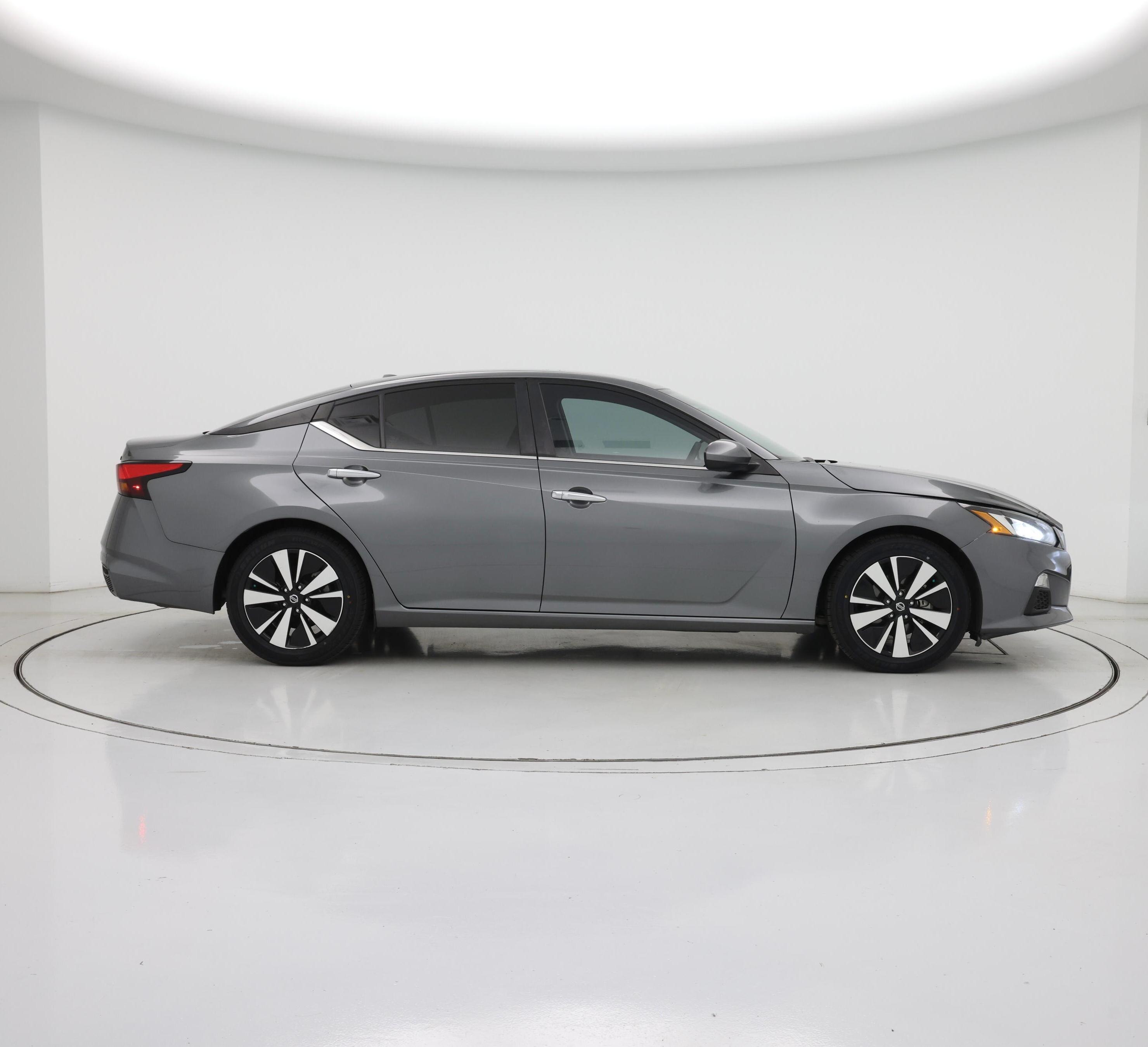 Thumbnail: 2022 Nissan Altima - 7