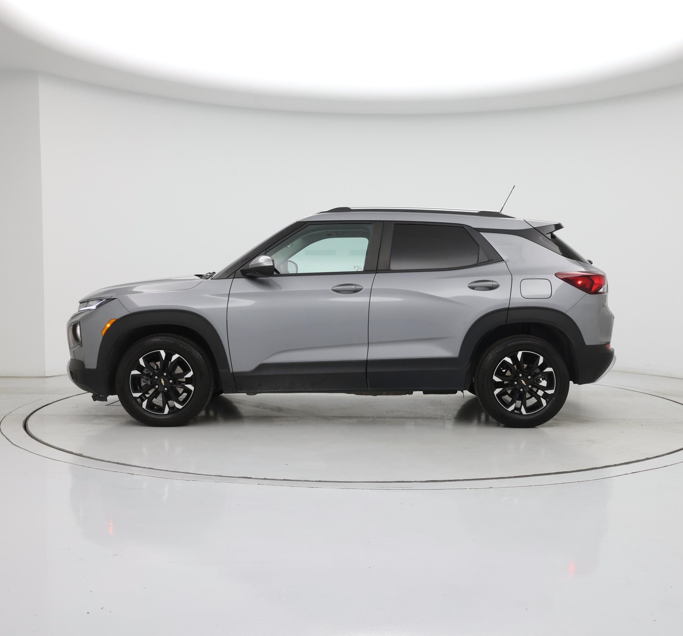 Thumbnail: 2023 Chevrolet TrailBlazer - 3