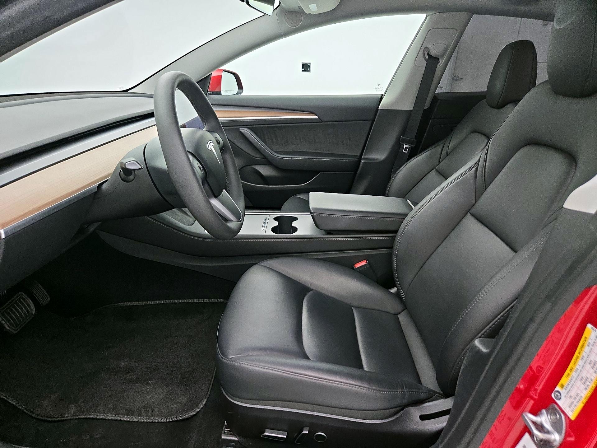 Thumbnail: 2023 Tesla Model 3 - 11