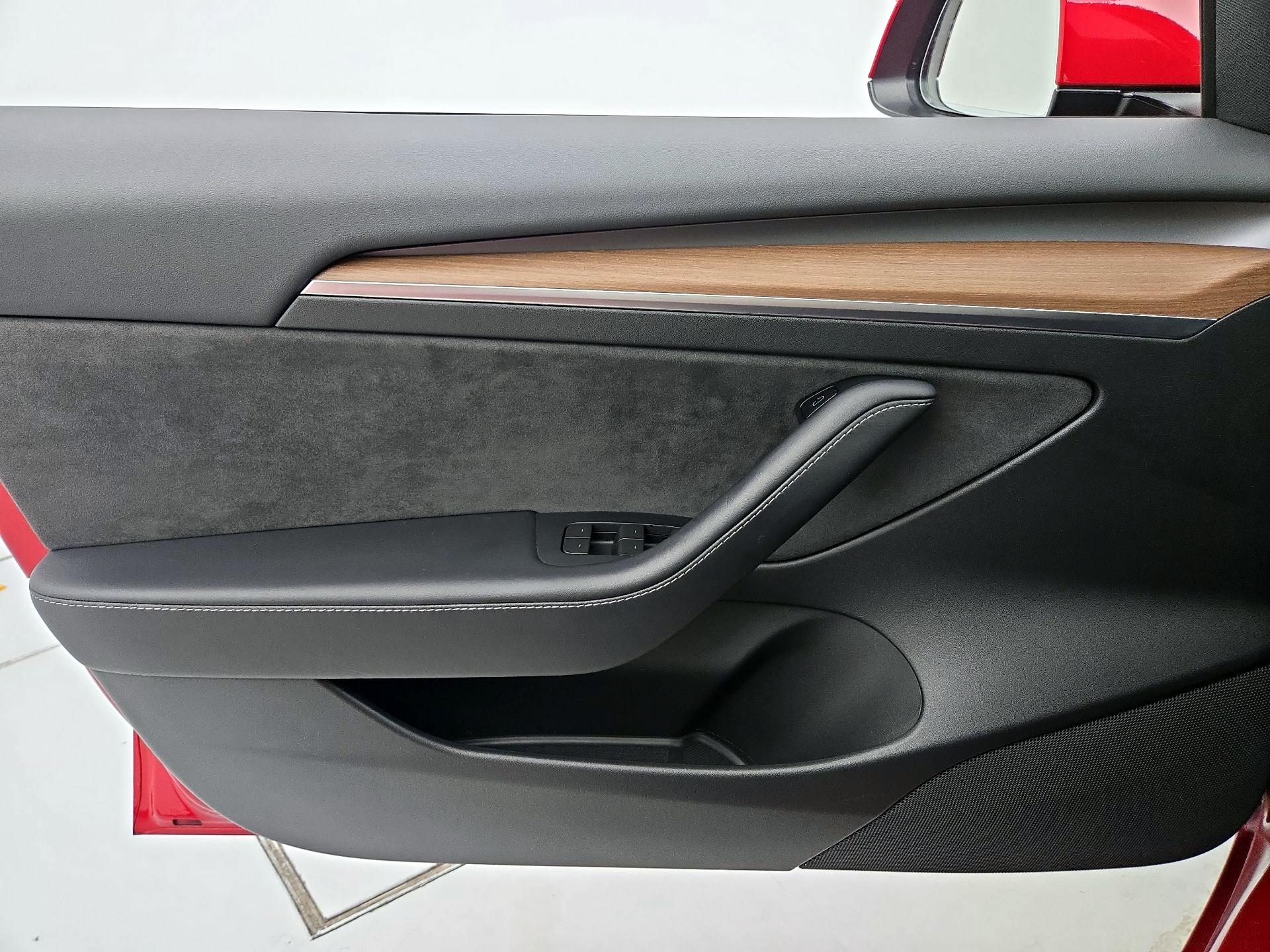 Thumbnail: 2023 Tesla Model 3 - 12