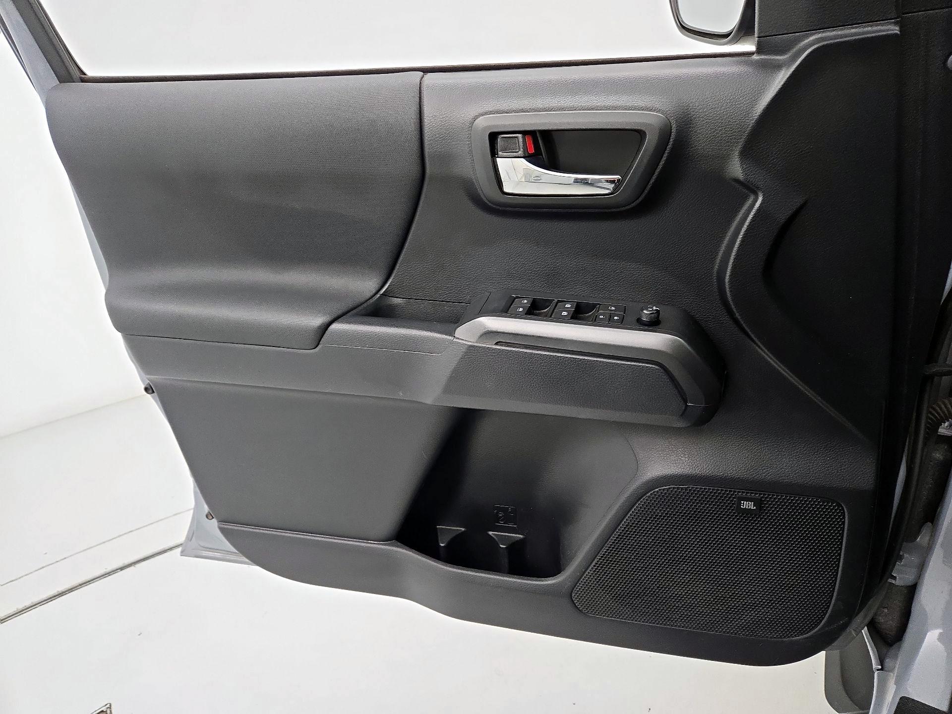 Thumbnail: 2020 Toyota Tacoma - 12