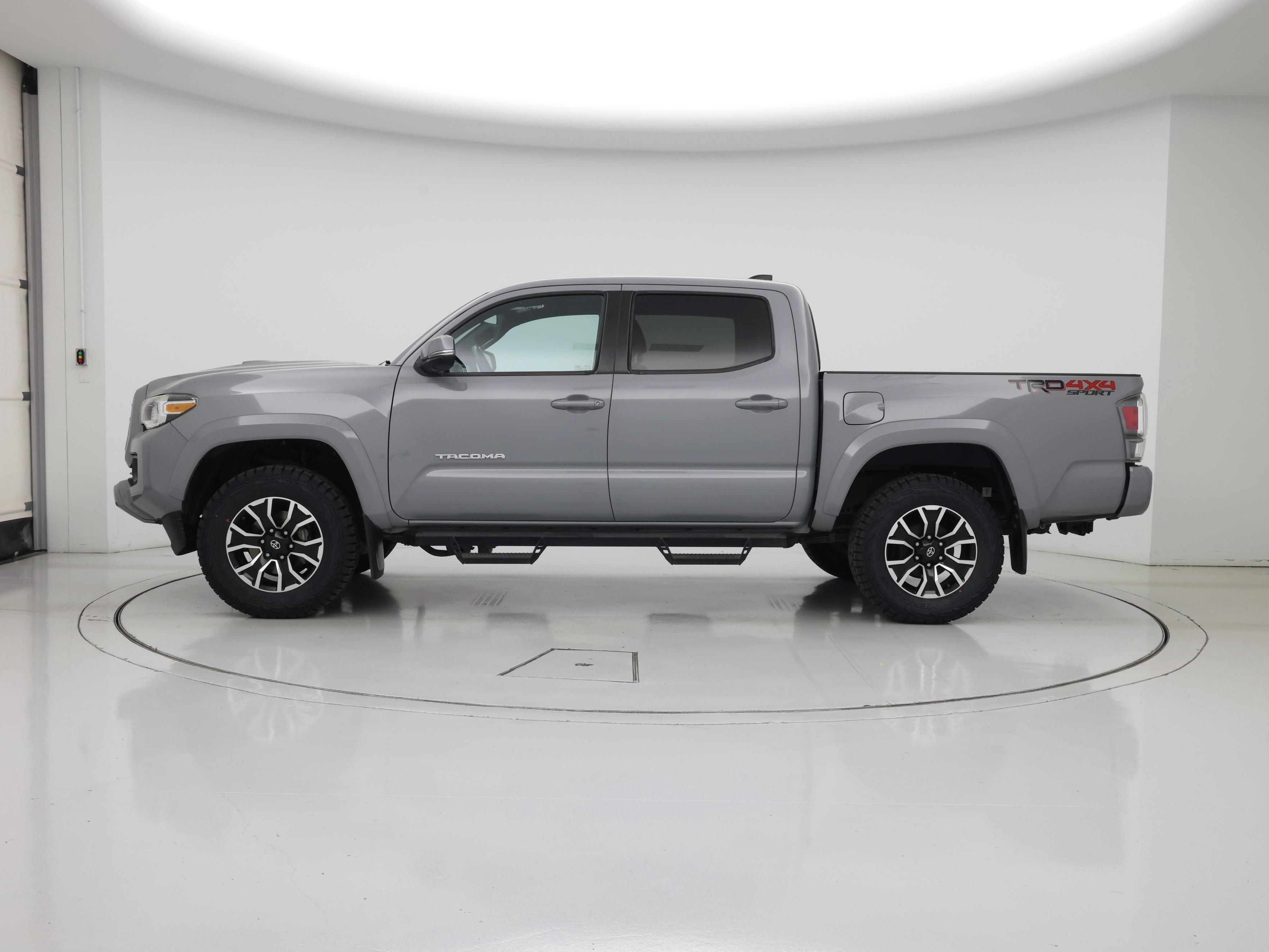 Thumbnail: 2020 Toyota Tacoma - 3