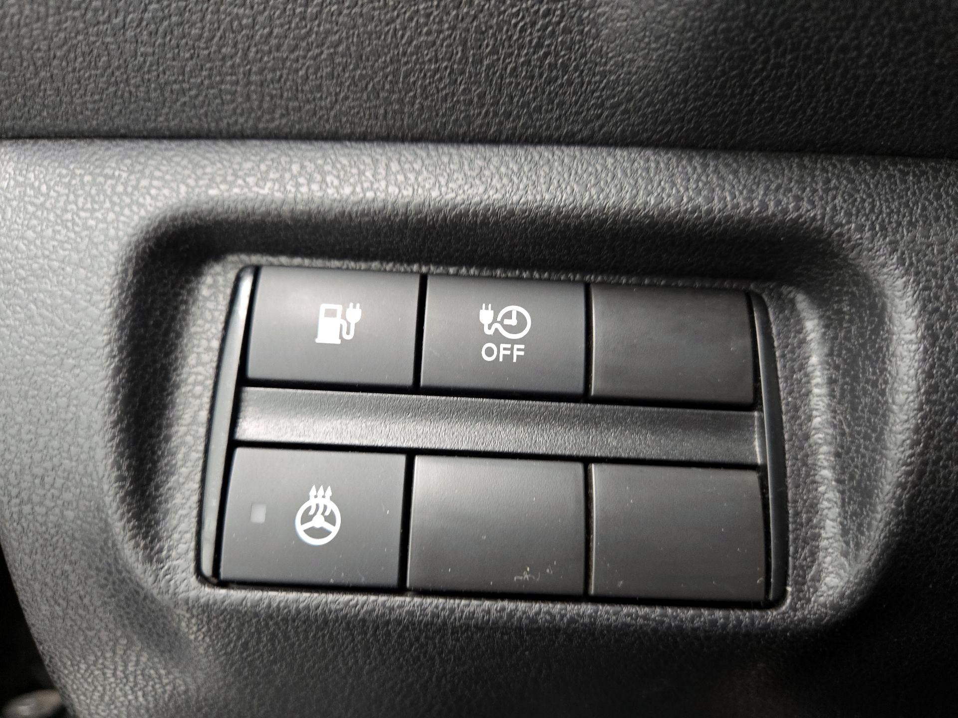 Thumbnail: 2019 Nissan Leaf - 13