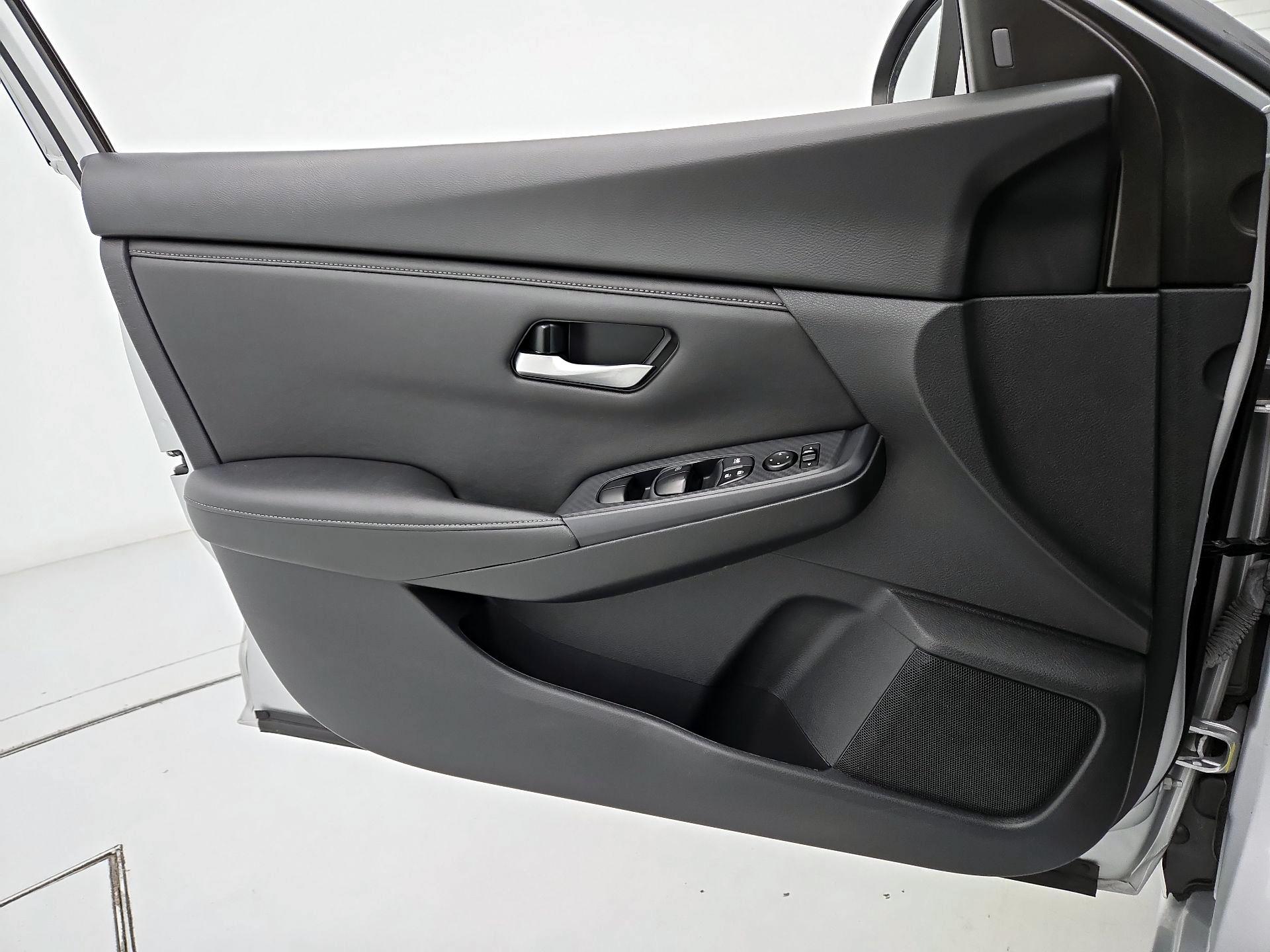 Thumbnail: 2023 Nissan Sentra - 12