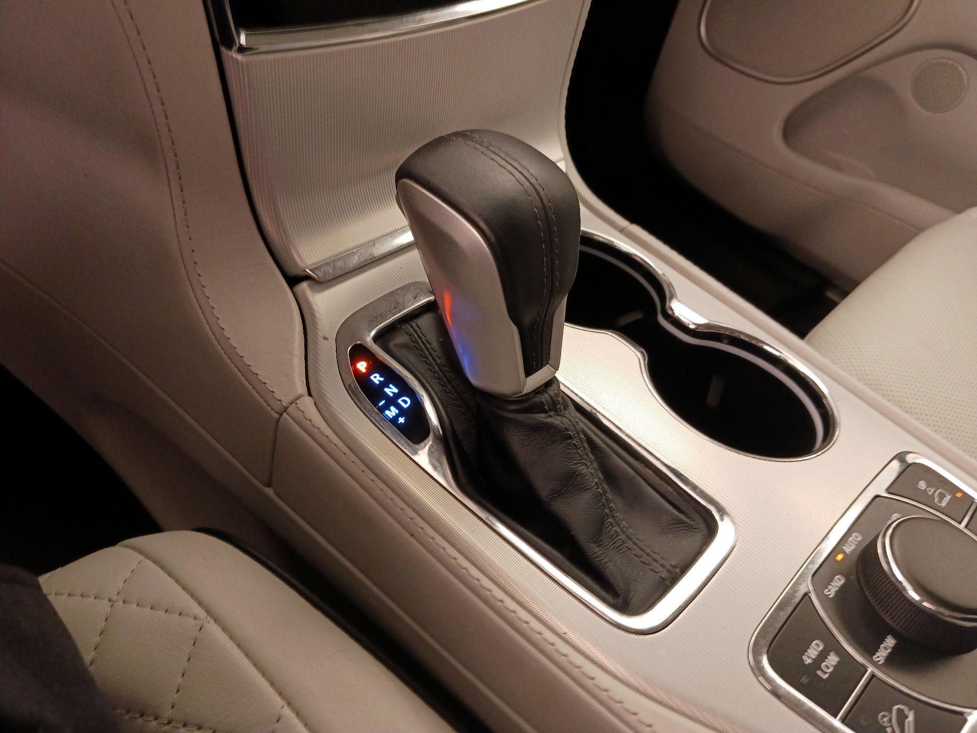 Thumbnail: 2020 Jeep Grand Cherokee - 18