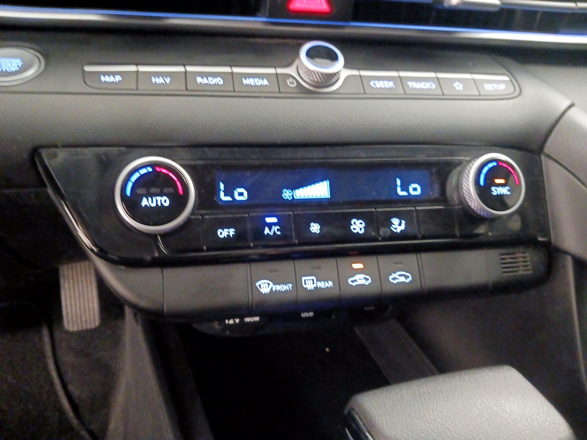 Thumbnail: 2024 Hyundai Elantra - 16