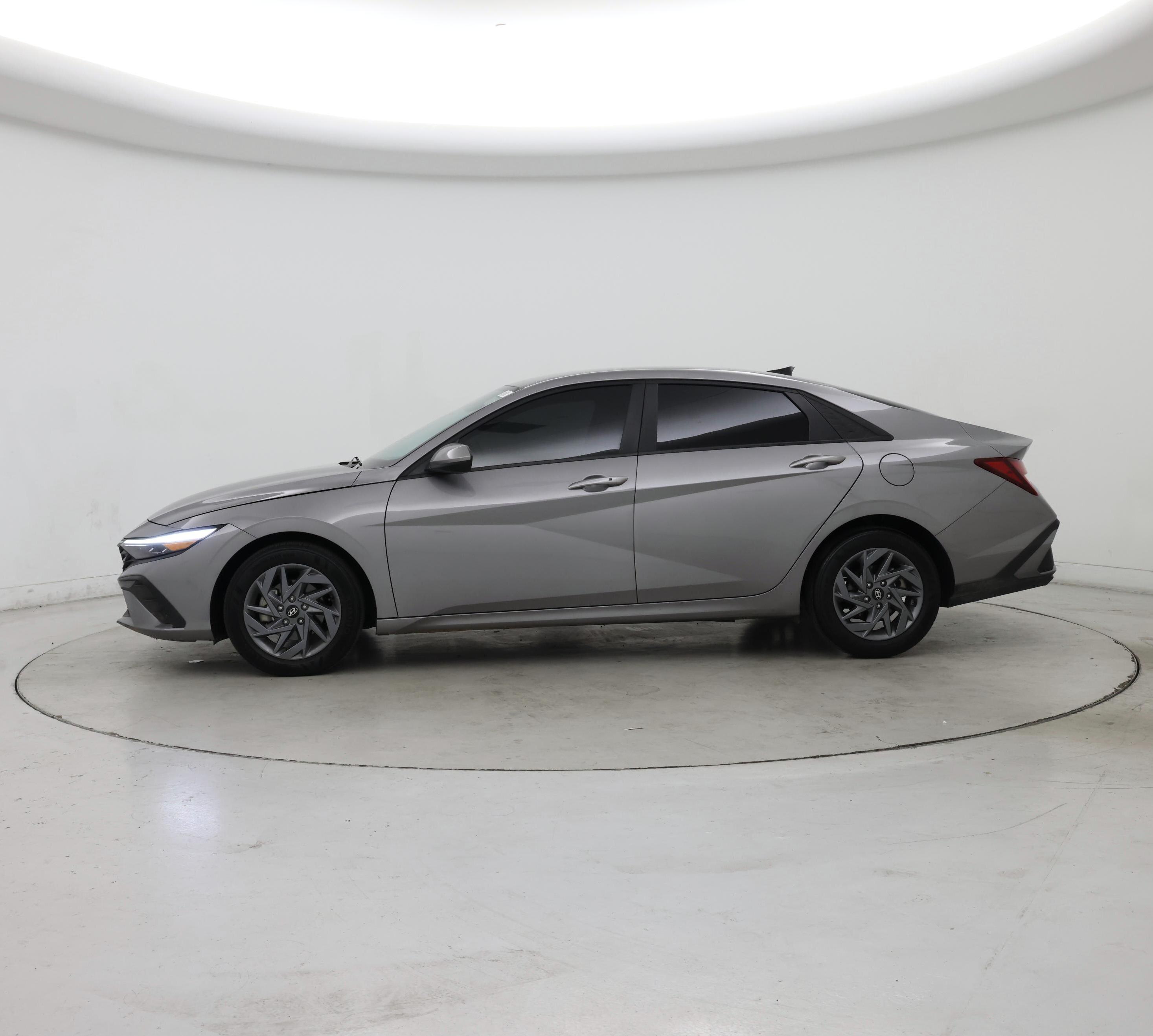 Thumbnail: 2024 Hyundai Elantra - 3