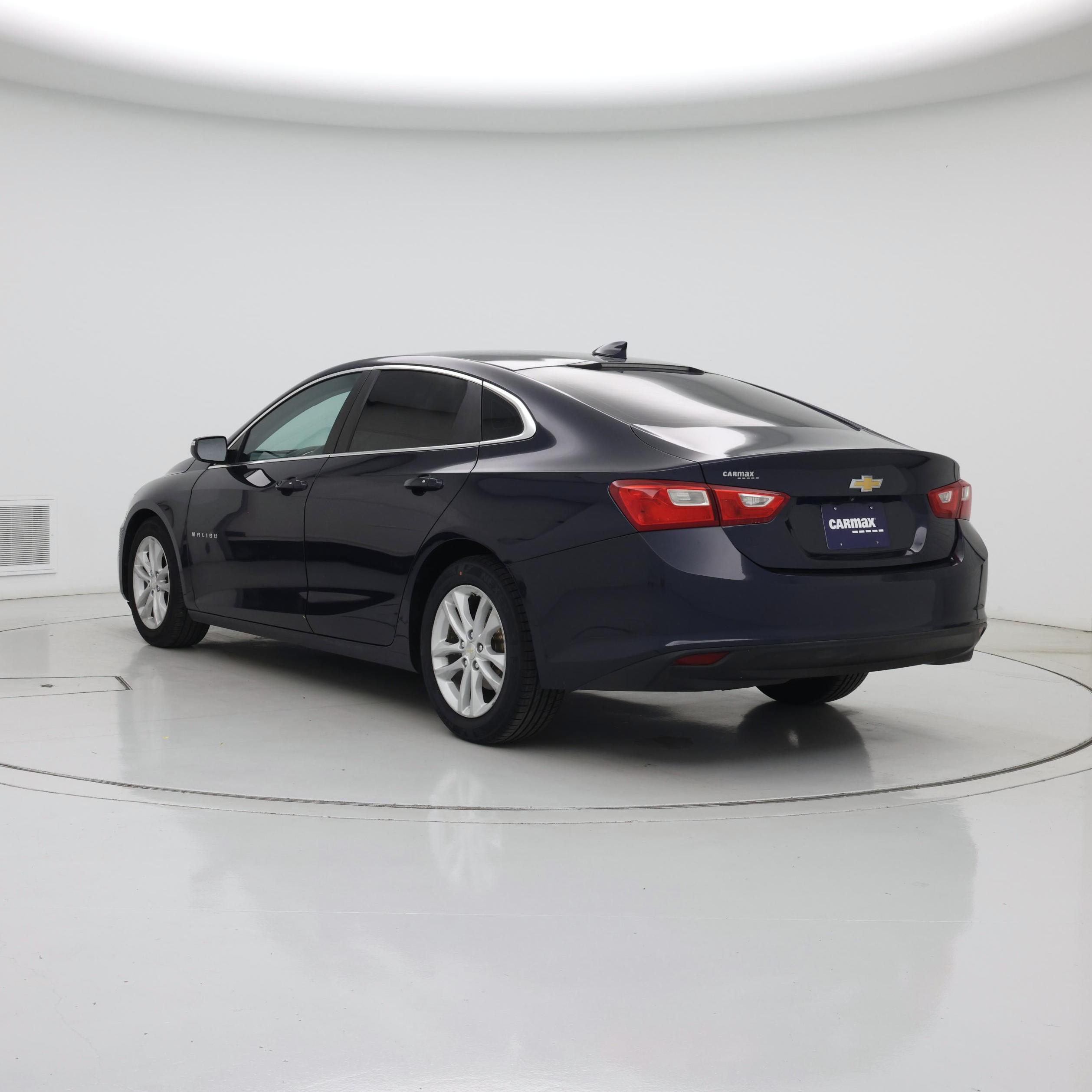 Thumbnail: 2018 Chevrolet Malibu - 2