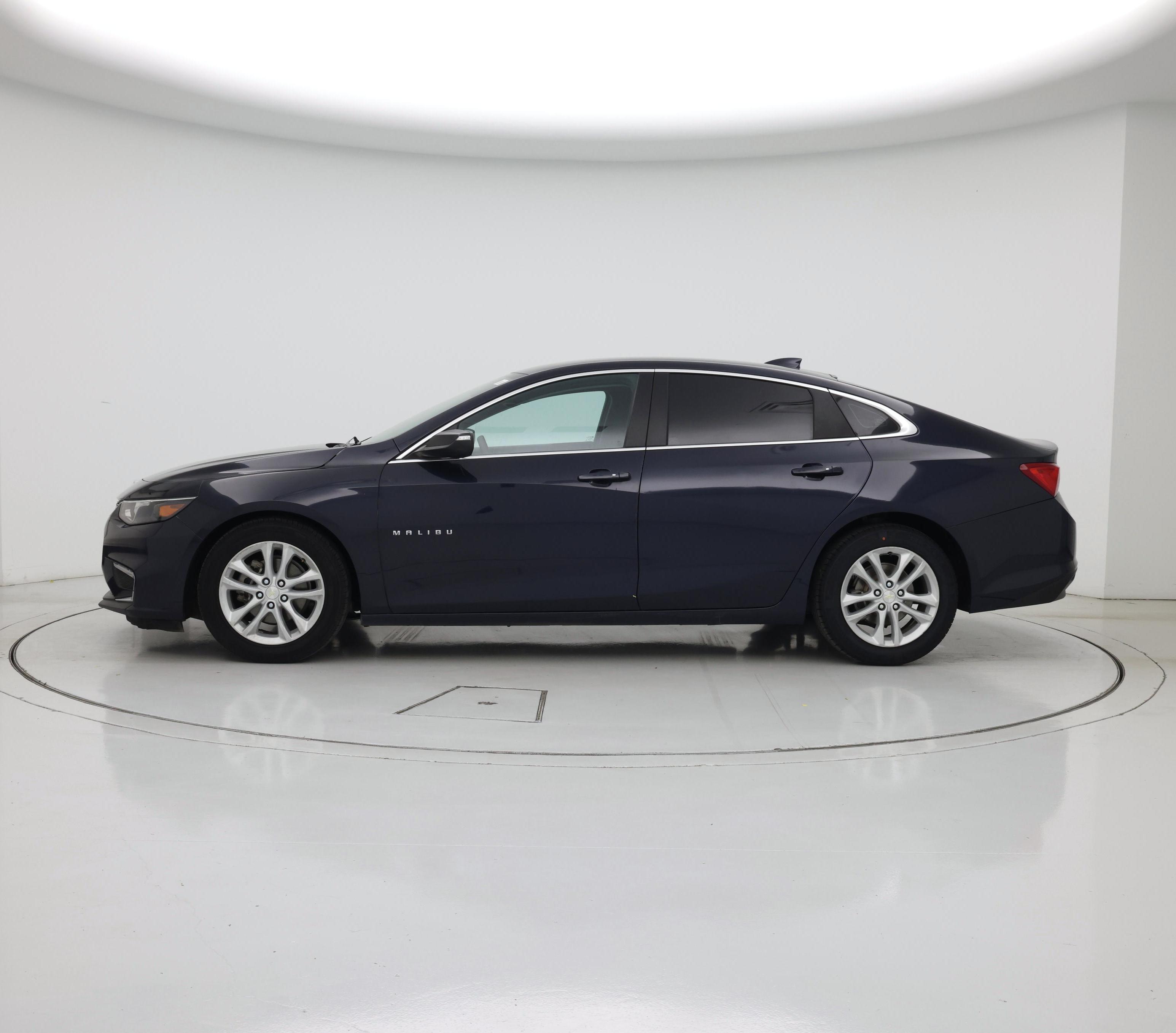 Thumbnail: 2018 Chevrolet Malibu - 3