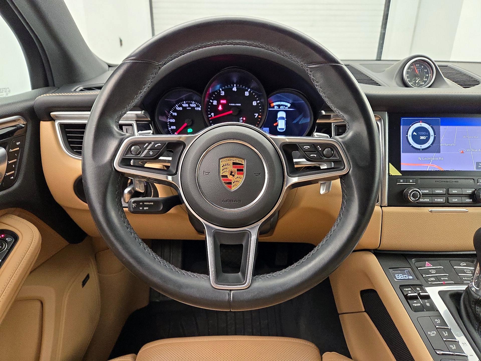 Thumbnail: 2018 Porsche Macan - 10