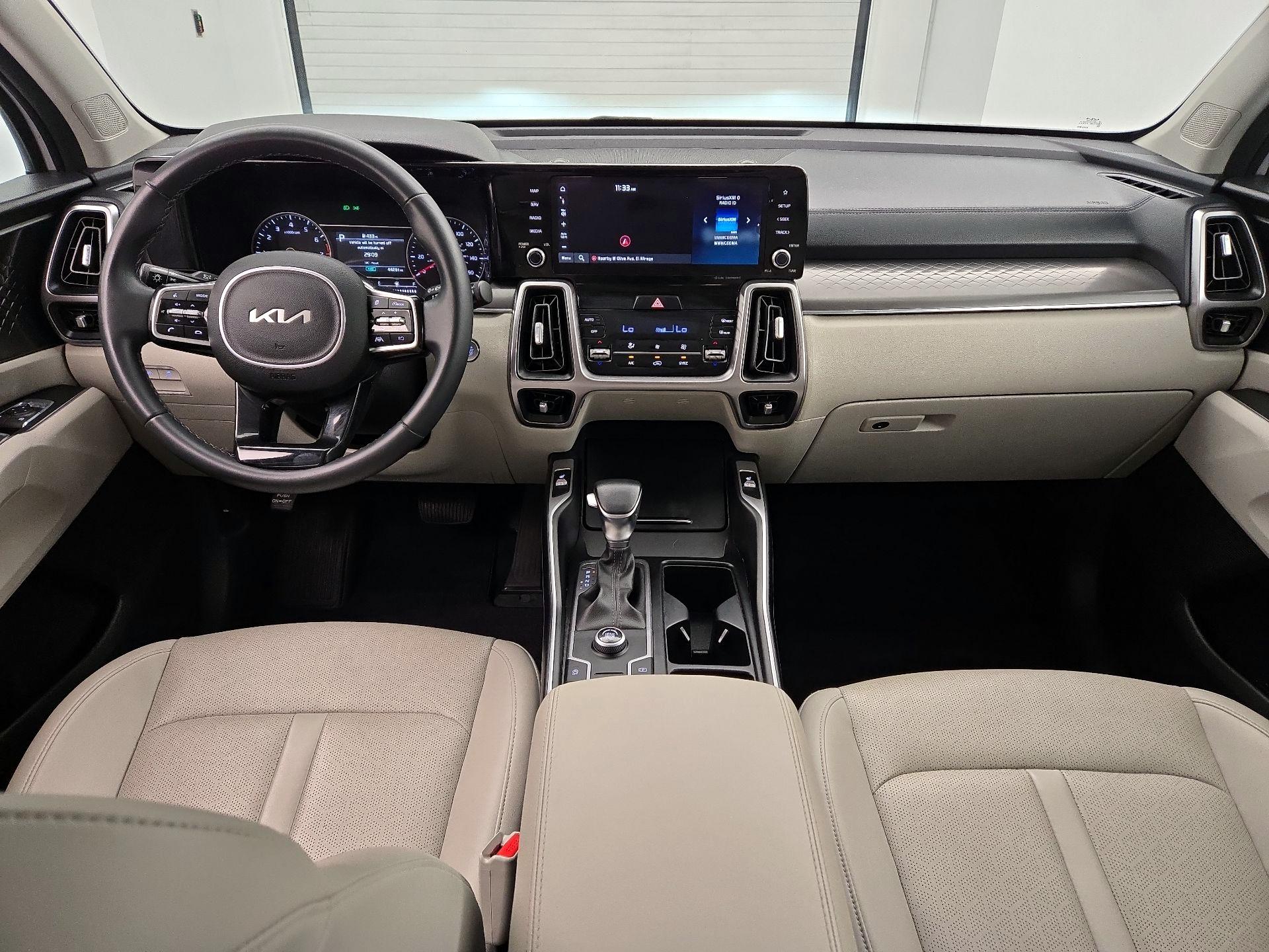 Thumbnail: 2023 Kia Sorento - 9