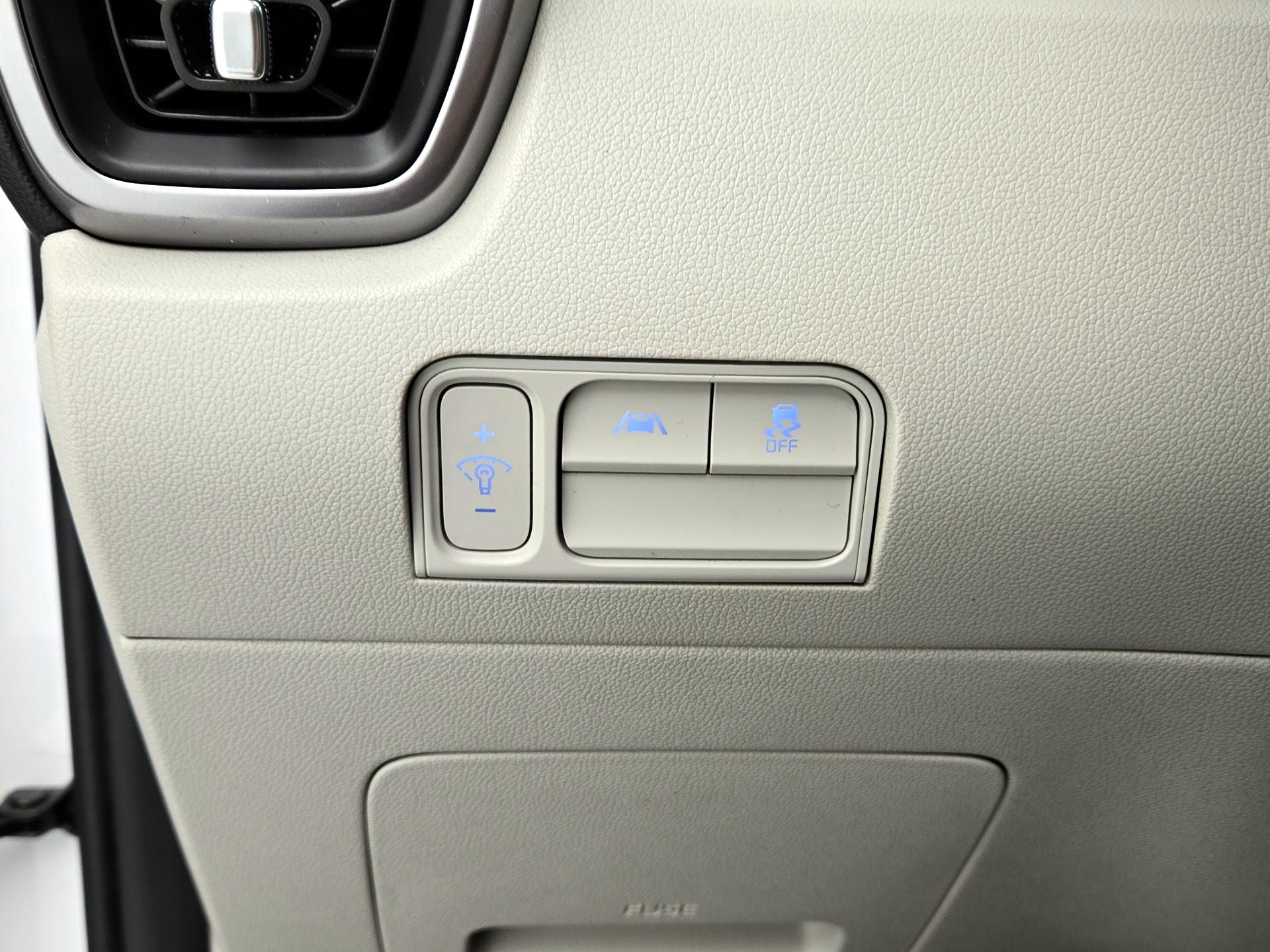 Thumbnail: 2023 Kia Sorento - 13