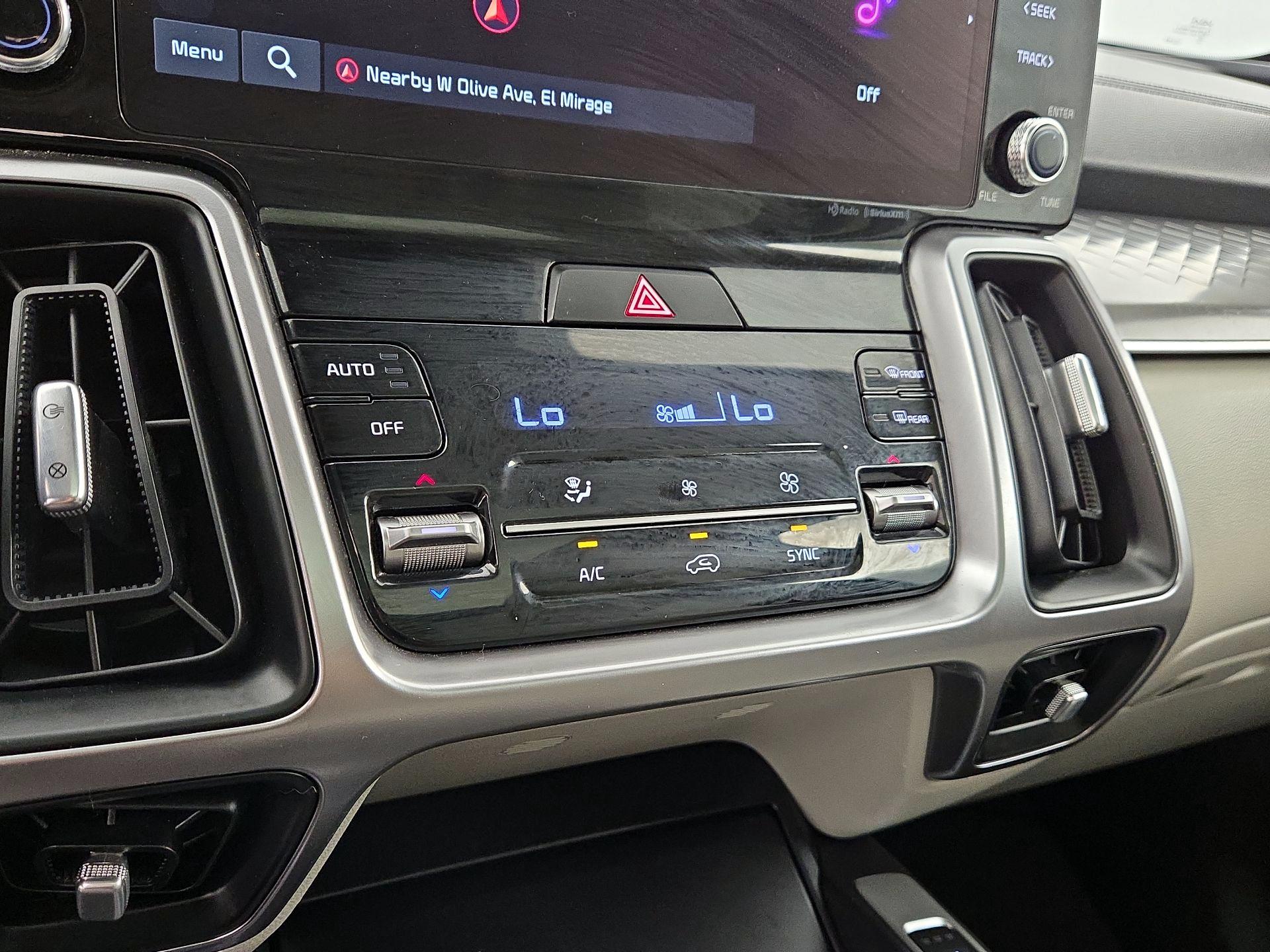 Thumbnail: 2023 Kia Sorento - 17